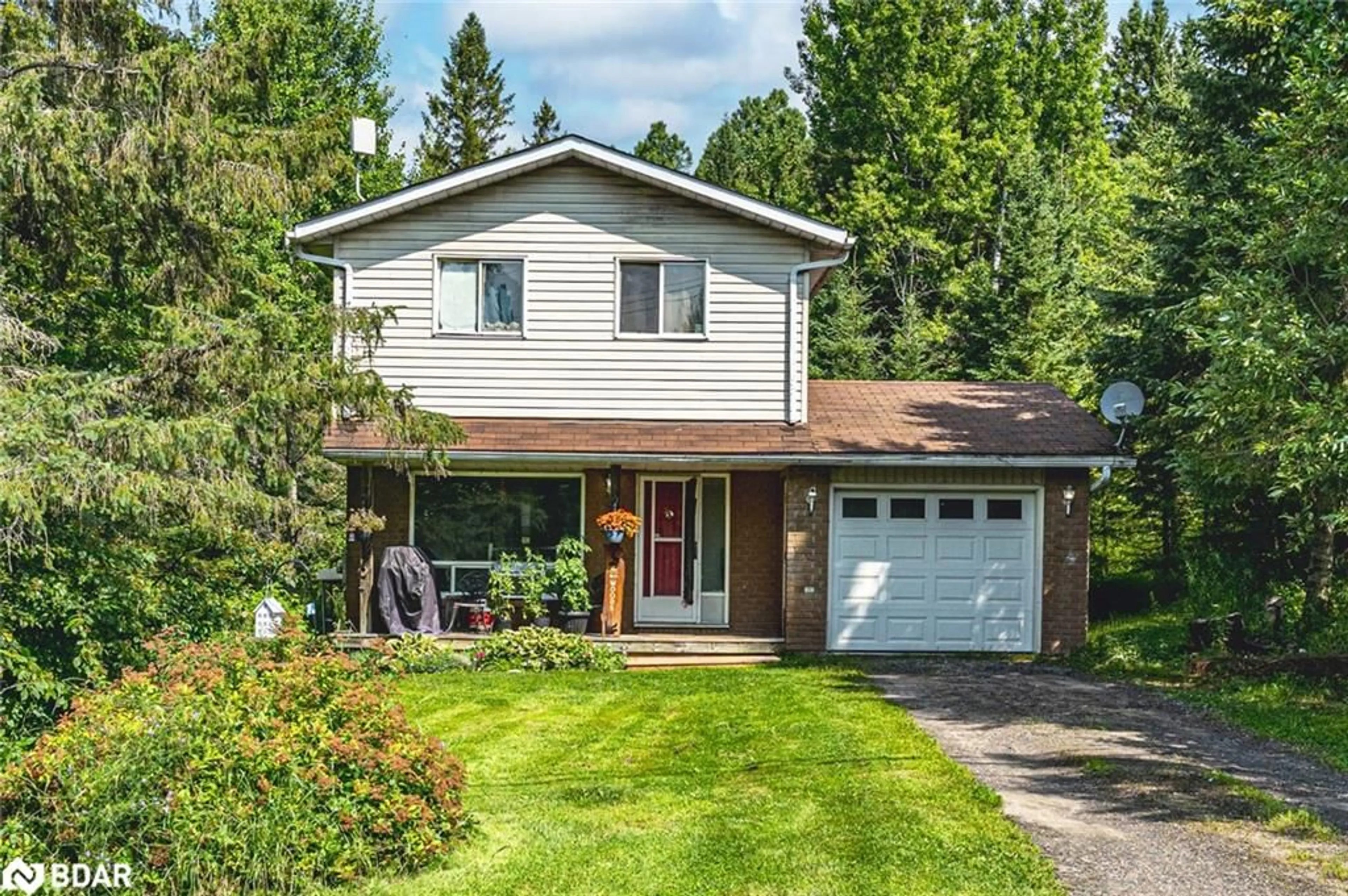 Home with vinyl exterior material, street for 135 High St, Burk's Falls Ontario P0A 1C0