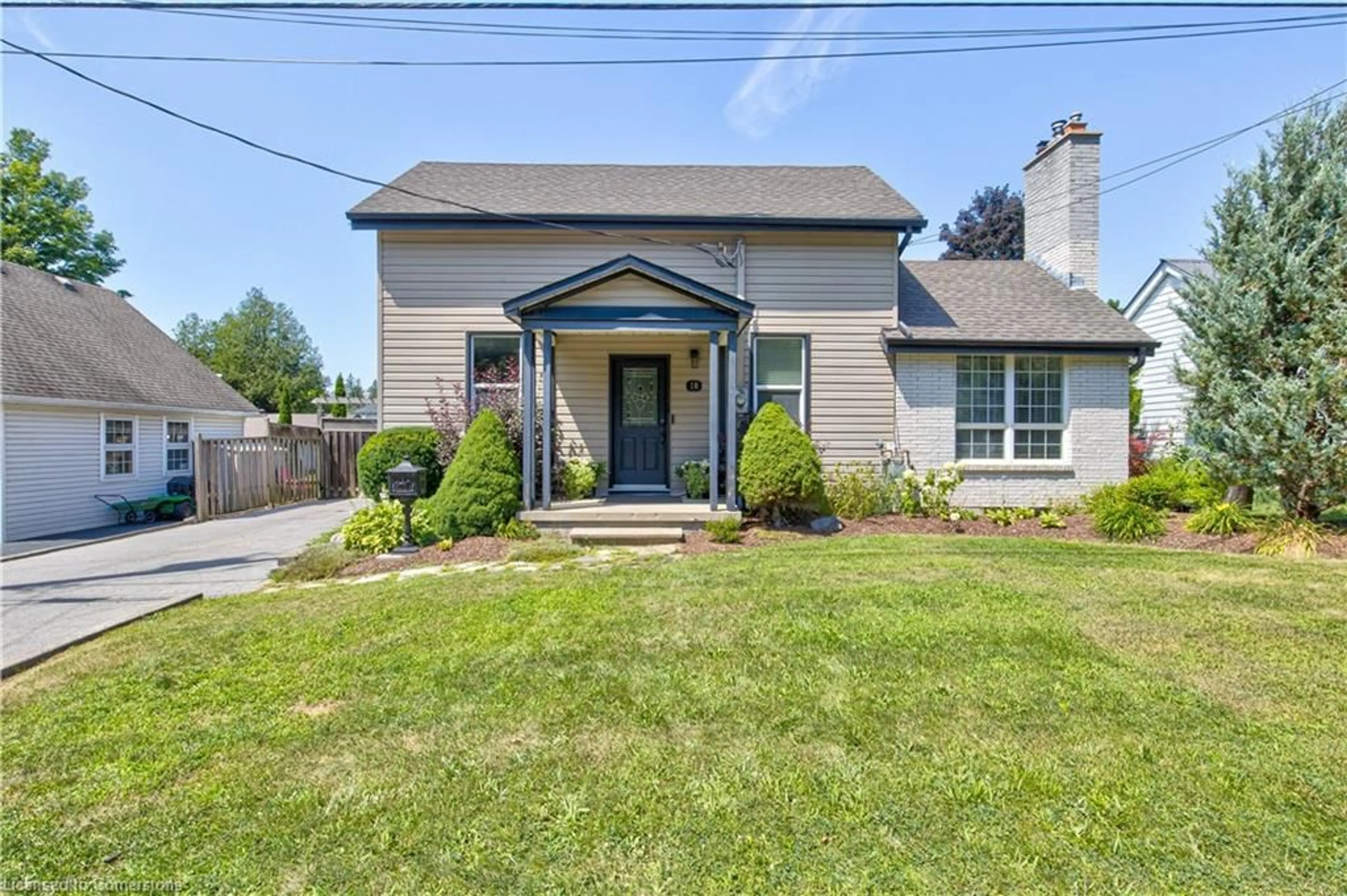 Home with brick exterior material, street for 16 Scott St, Ayr Ontario N0B 1E0