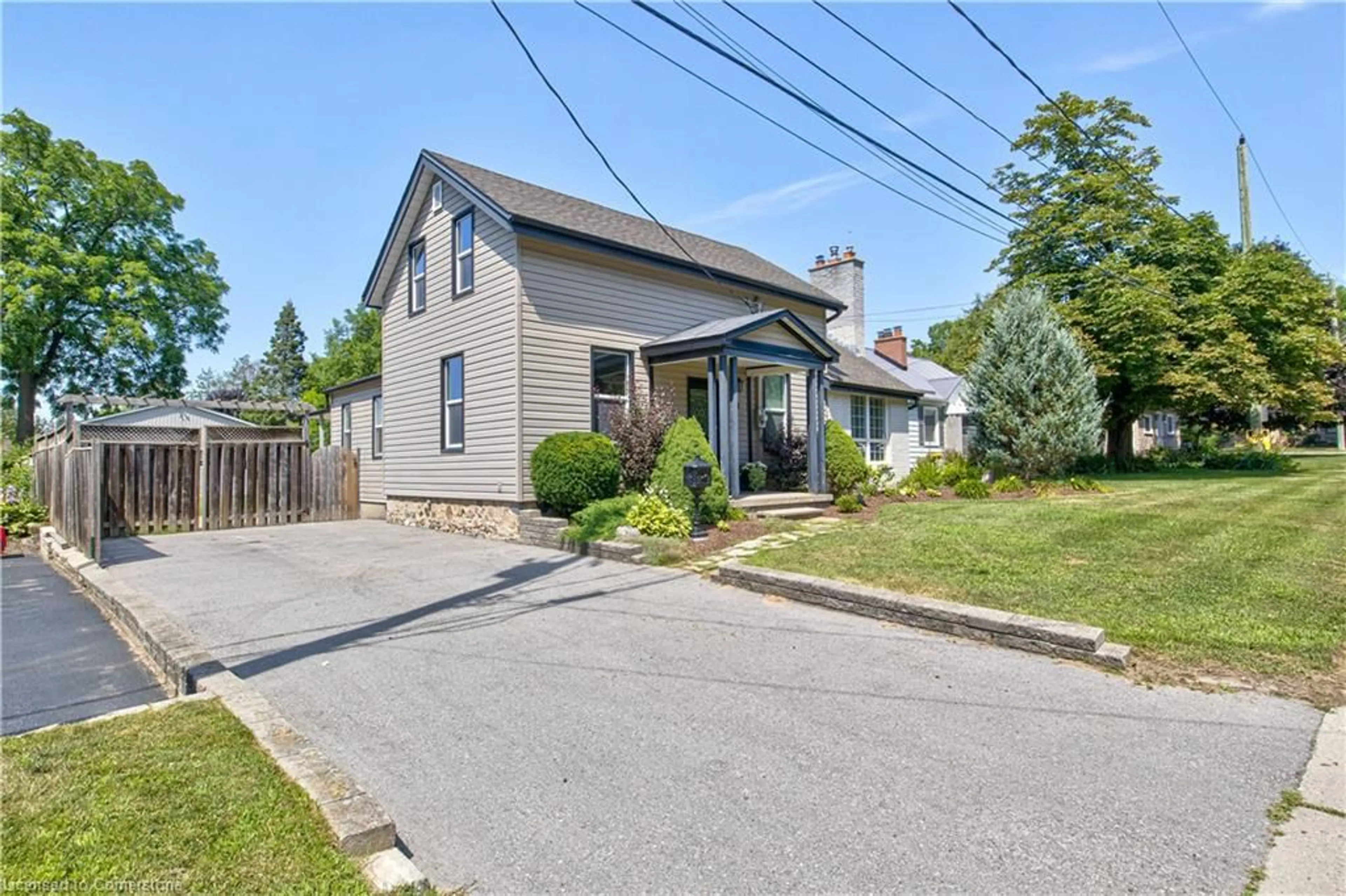 A pic from outside/outdoor area/front of a property/back of a property/a pic from drone, street for 16 Scott St, Ayr Ontario N0B 1E0