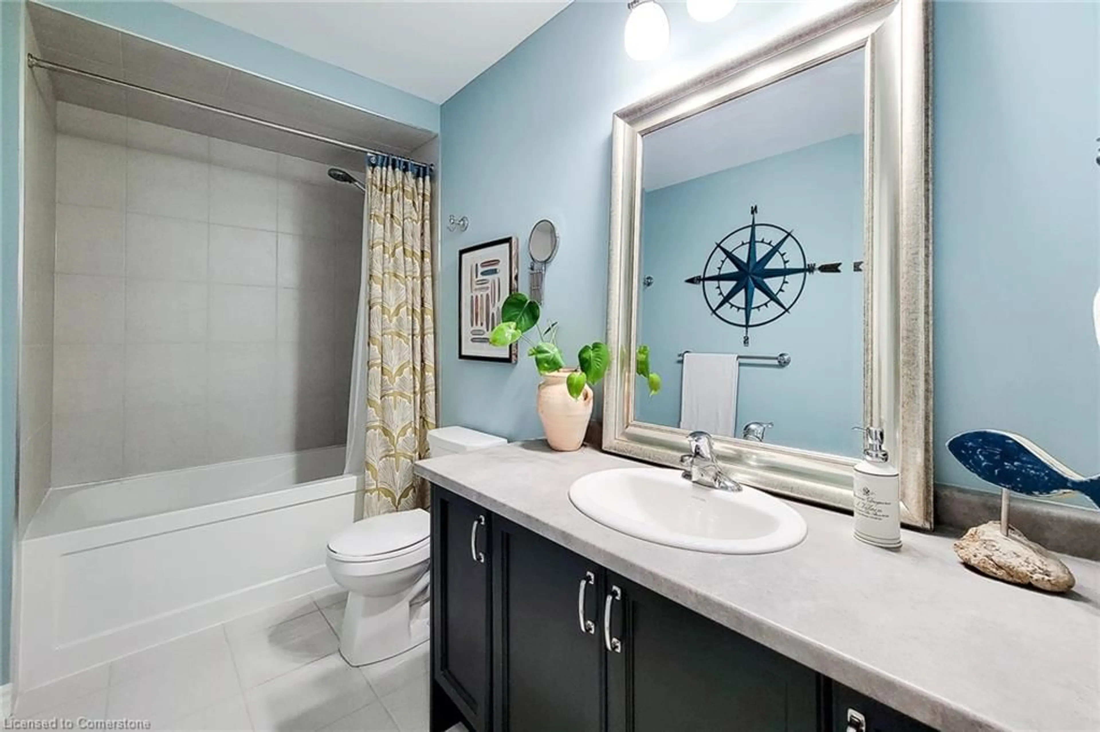 Standard bathroom, ceramic/tile floor for 74 Wright St, Brantford Ontario N3V 0B1