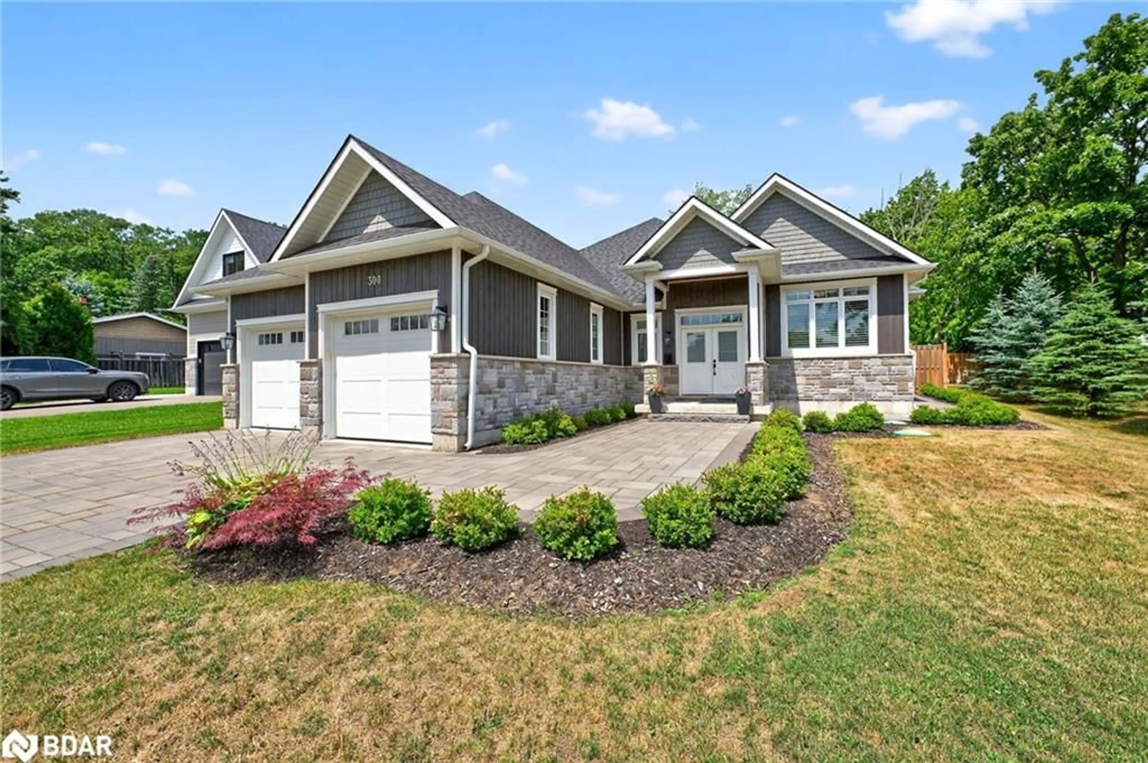 Home with brick exterior material, street for 300 Shanty Bay Rd, Barrie Ontario L4M 1E6
