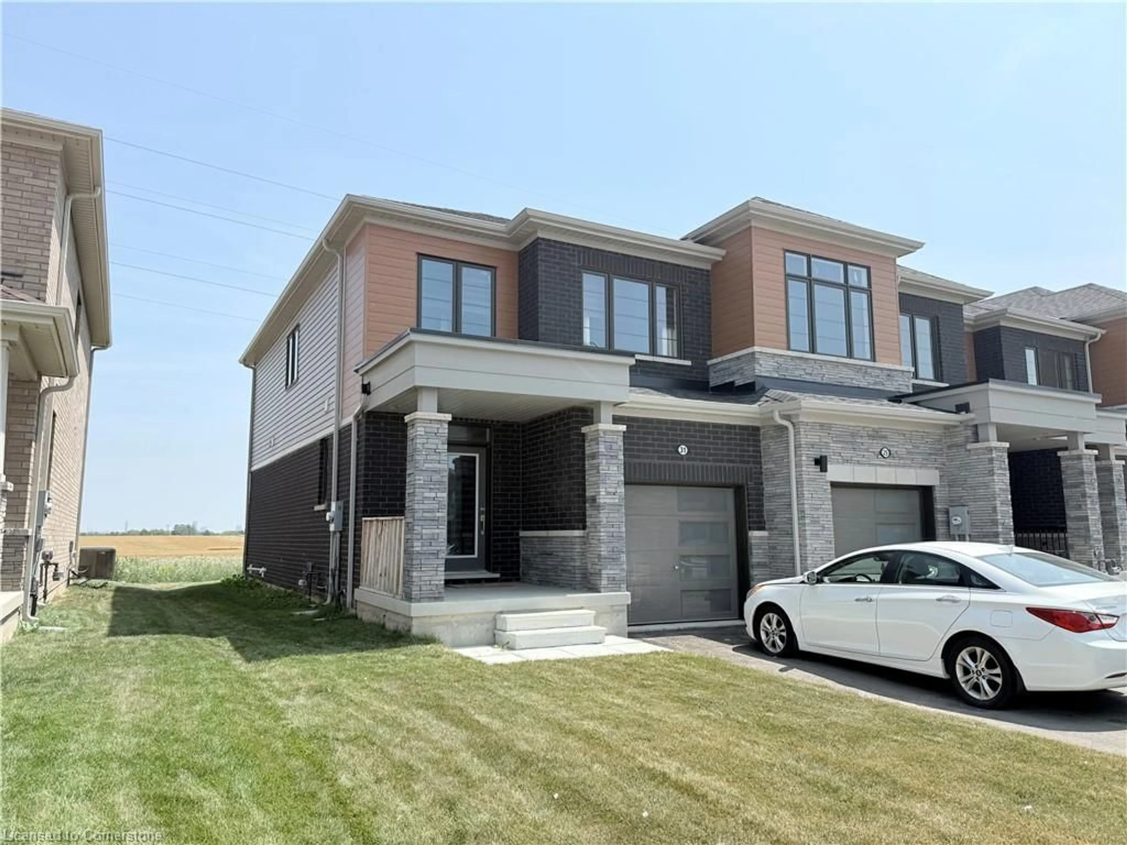 Home with brick exterior material, street for 31 Niagara Dr, Thorold Ontario L2V 0B7