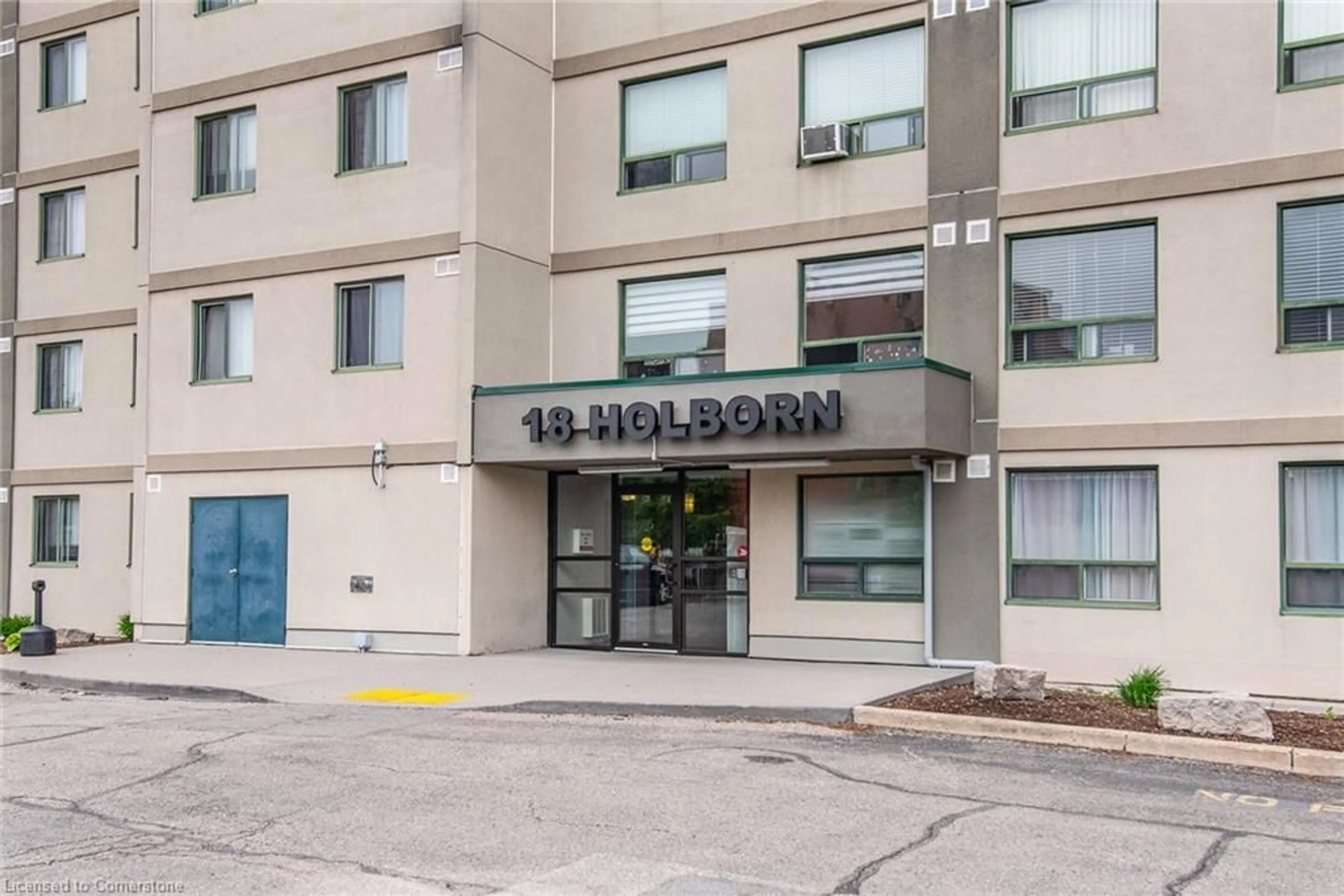 Indoor foyer for 18 Holborn Crt #611, Kitchener Ontario N2A 4A1