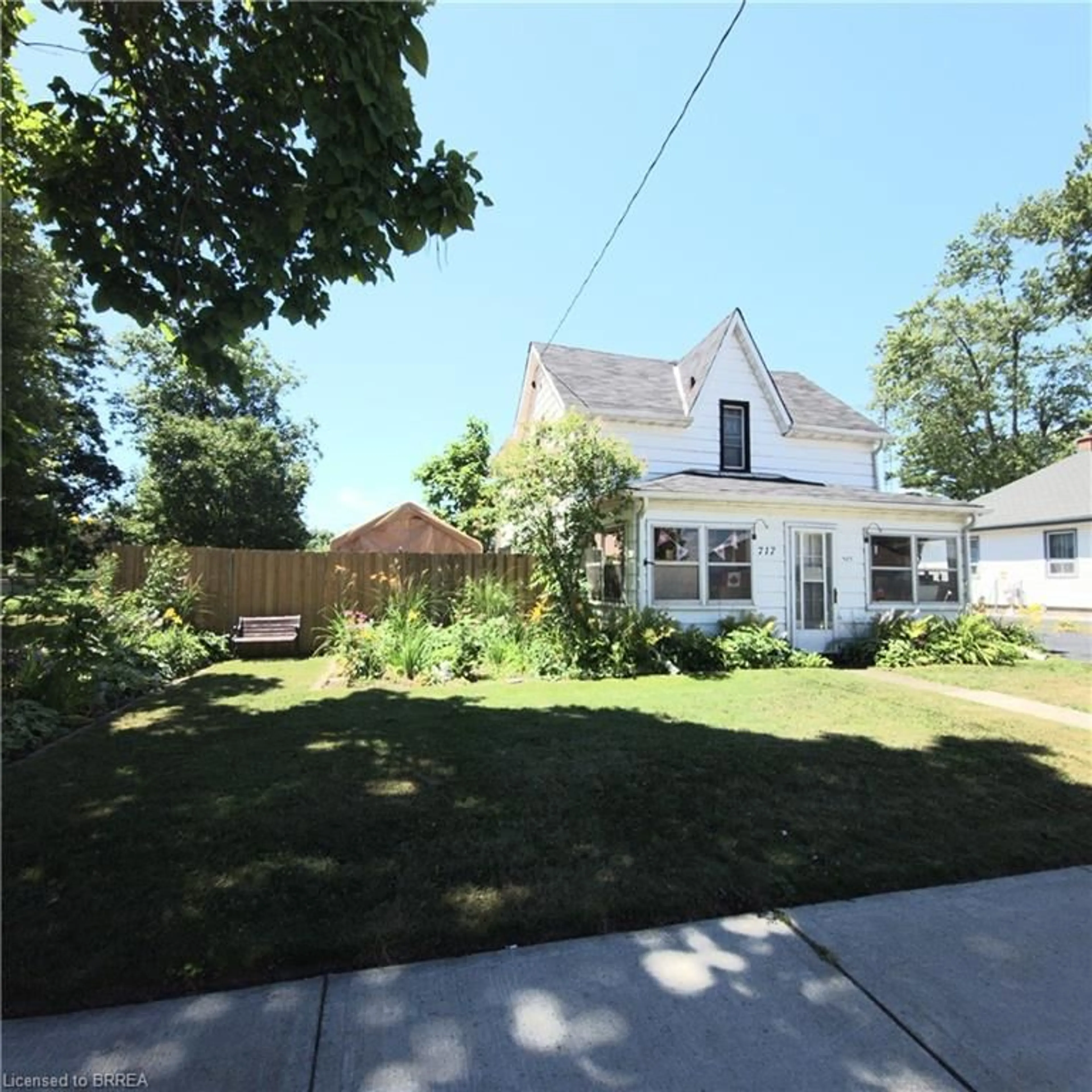 A pic from outside/outdoor area/front of a property/back of a property/a pic from drone, street for 717 Main St, Port Dover Ontario N0A 1N0