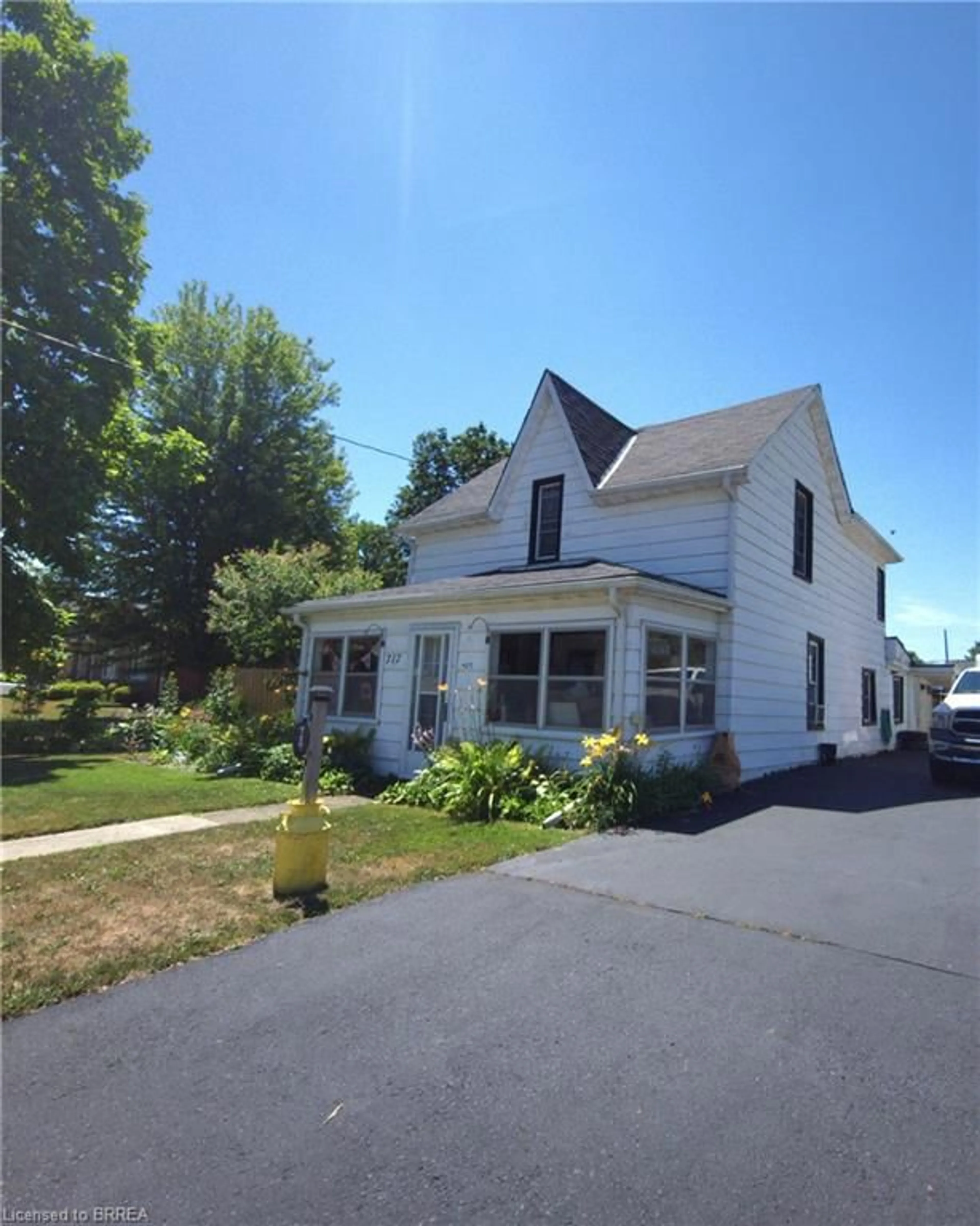 A pic from outside/outdoor area/front of a property/back of a property/a pic from drone, street for 717 Main St, Port Dover Ontario N0A 1N0