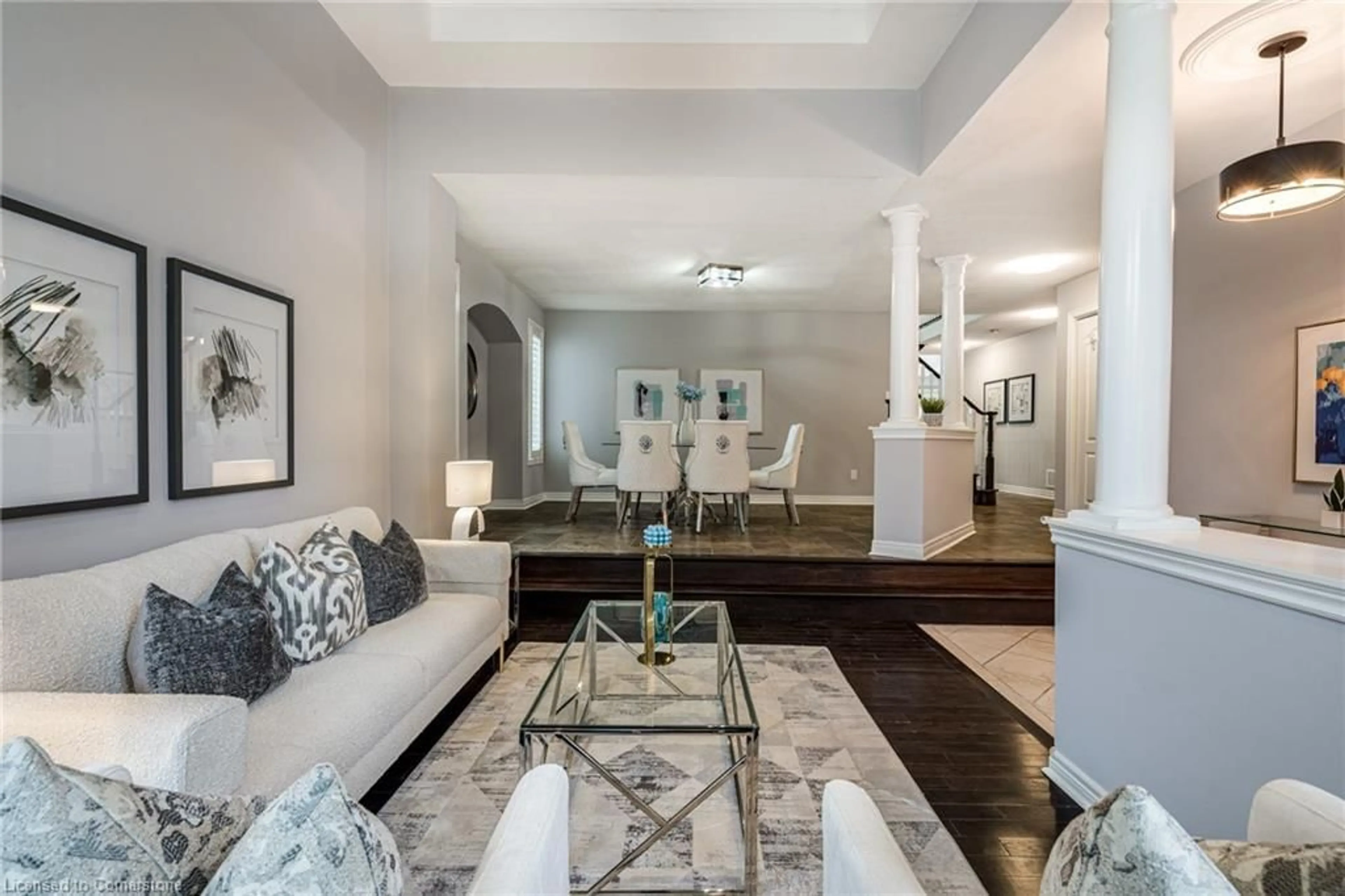 Living room with furniture, unknown for 7 Tandem Crt, Ancaster Ontario L9K 1M1