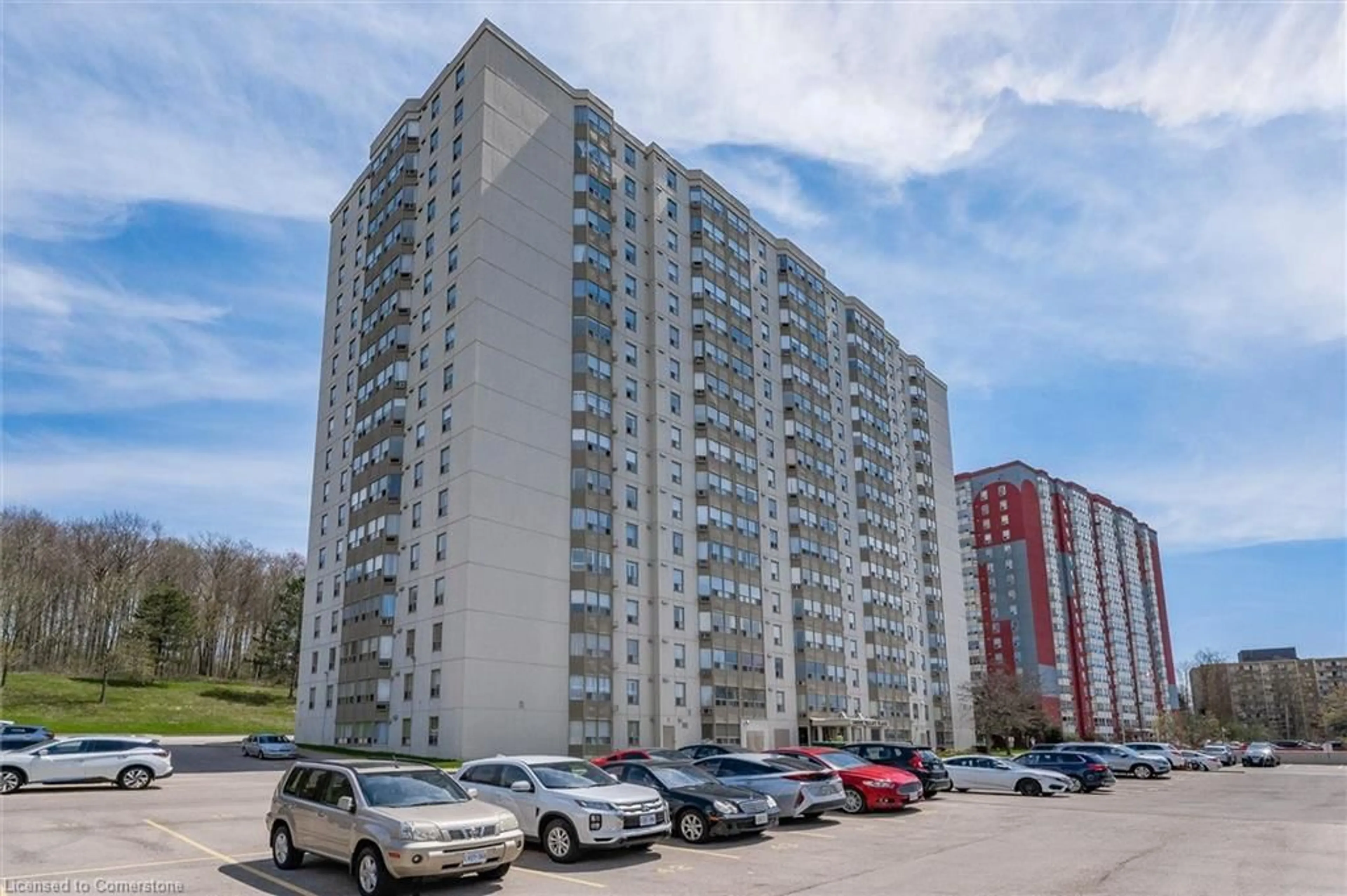 A pic from outside/outdoor area/front of a property/back of a property/a pic from drone, building for 35 Green Valley Dr #402, Kitchener Ontario N2P 2A5
