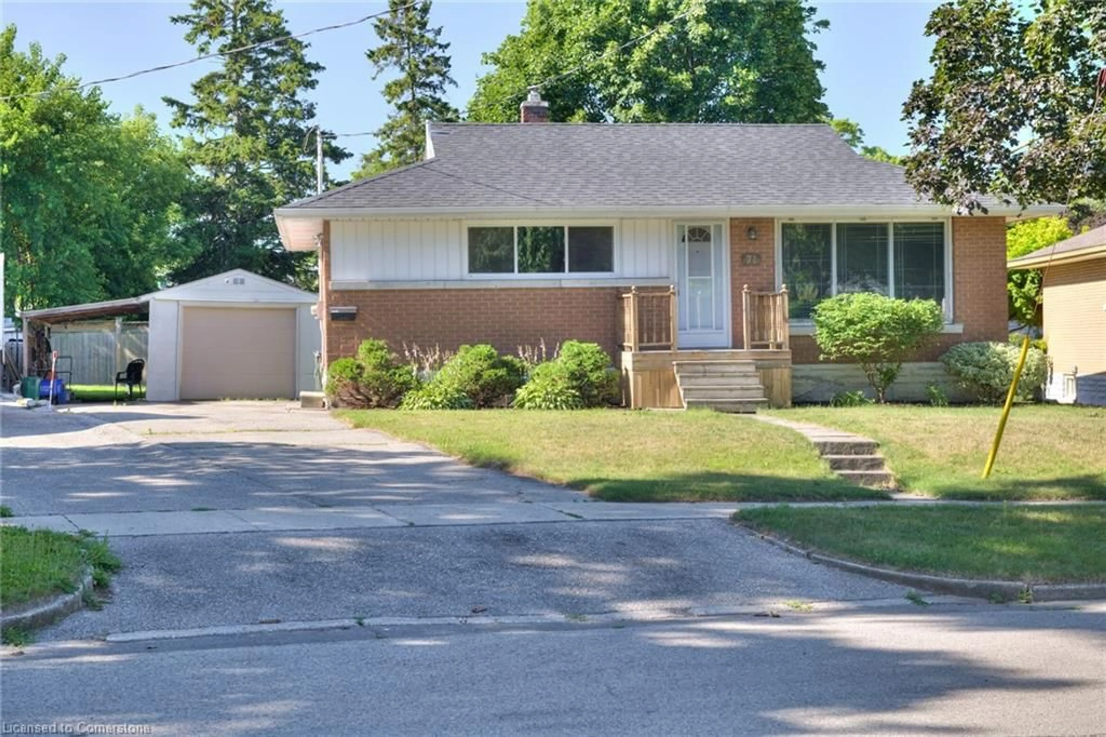 Home with brick exterior material, street for 71 Broadmoor Ave, Kitchener Ontario N2C 1Y6