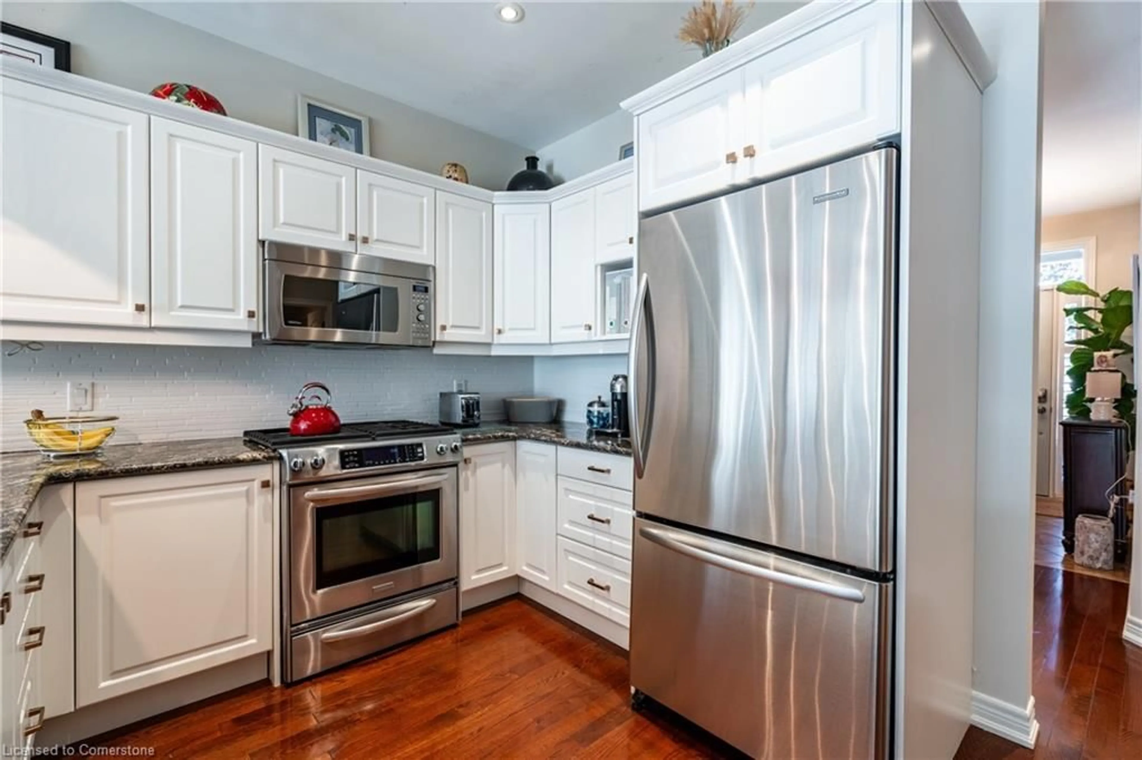 Standard kitchen, unknown for 56 Videl Cres, St. Catharines Ontario L2W 0A3