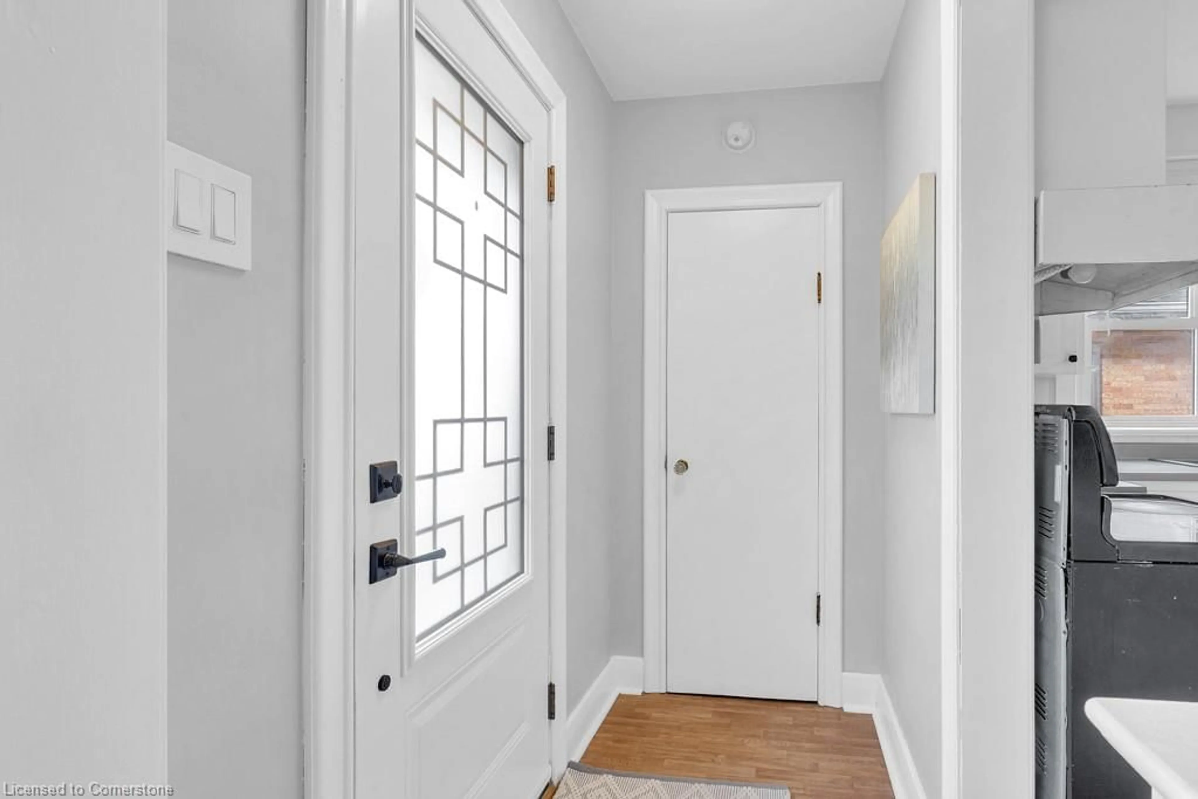 Indoor entryway for 196 Patricia Ave, Kitchener Ontario N2M 1J7