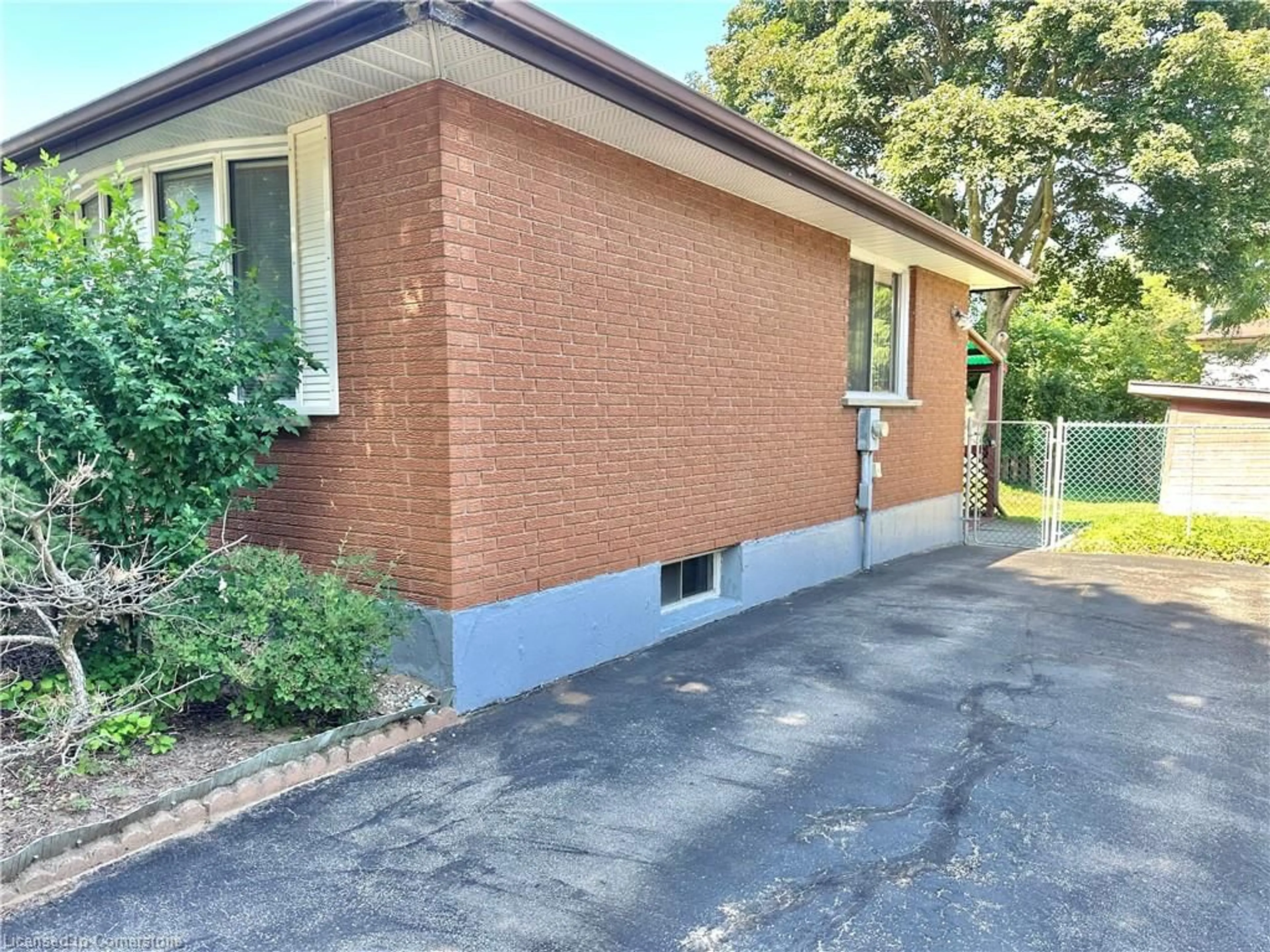 Home with brick exterior material, street for 41 Garden St, Simcoe Ontario N3Y 1C3