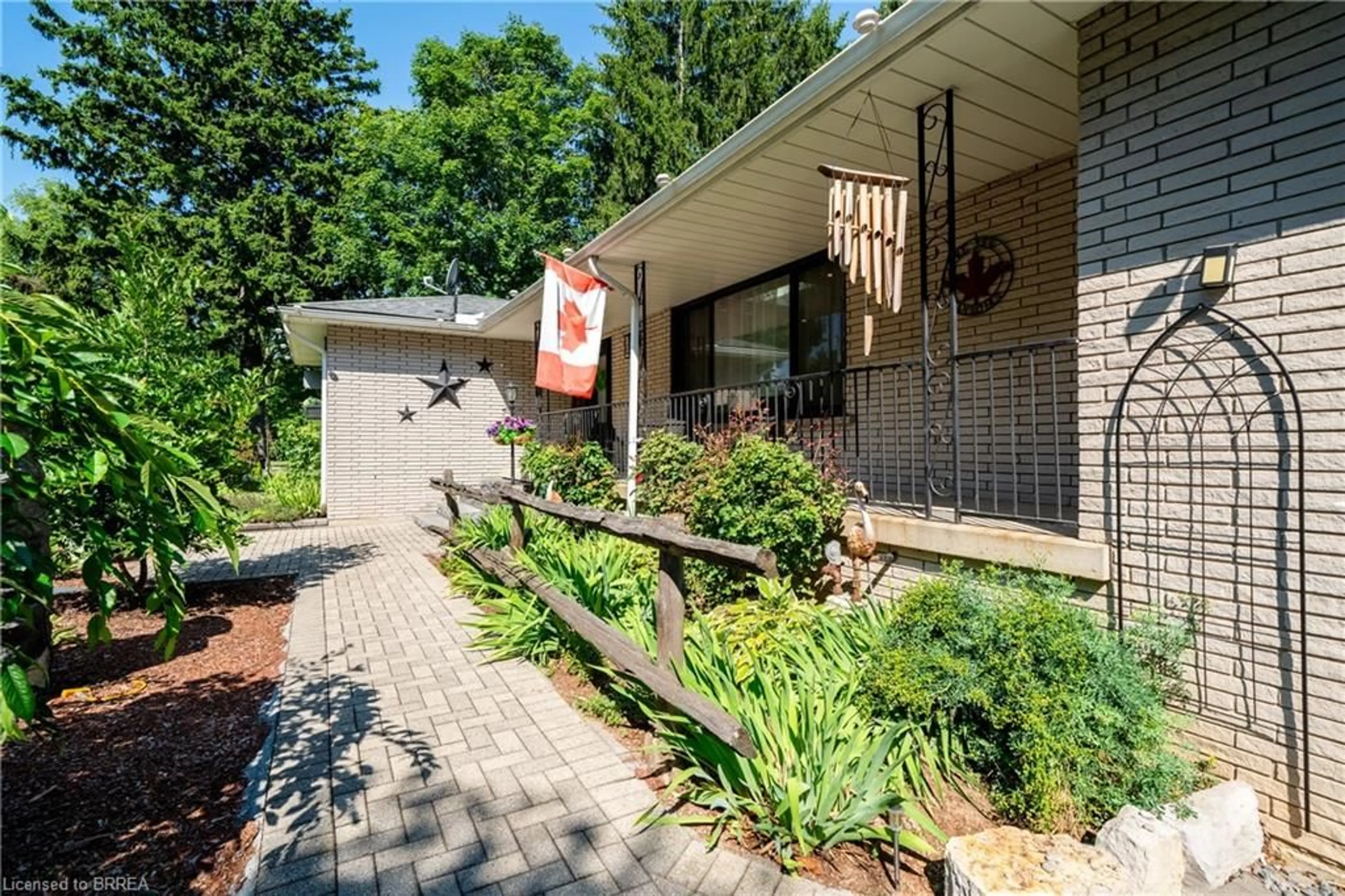 Home with brick exterior material, street for 1731 2nd Conc, Lynden Ontario L0R 1T0