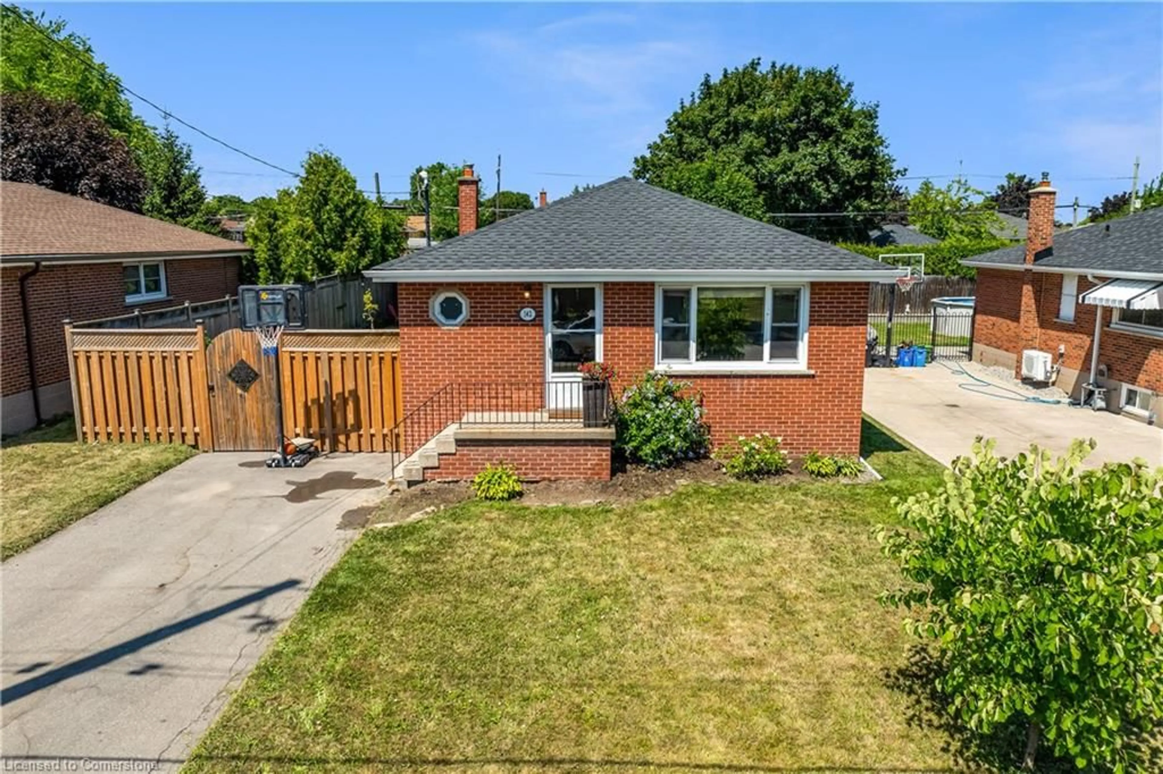 Home with brick exterior material, street for 142 Brentwood Dr, Hamilton Ontario L8T 3W6