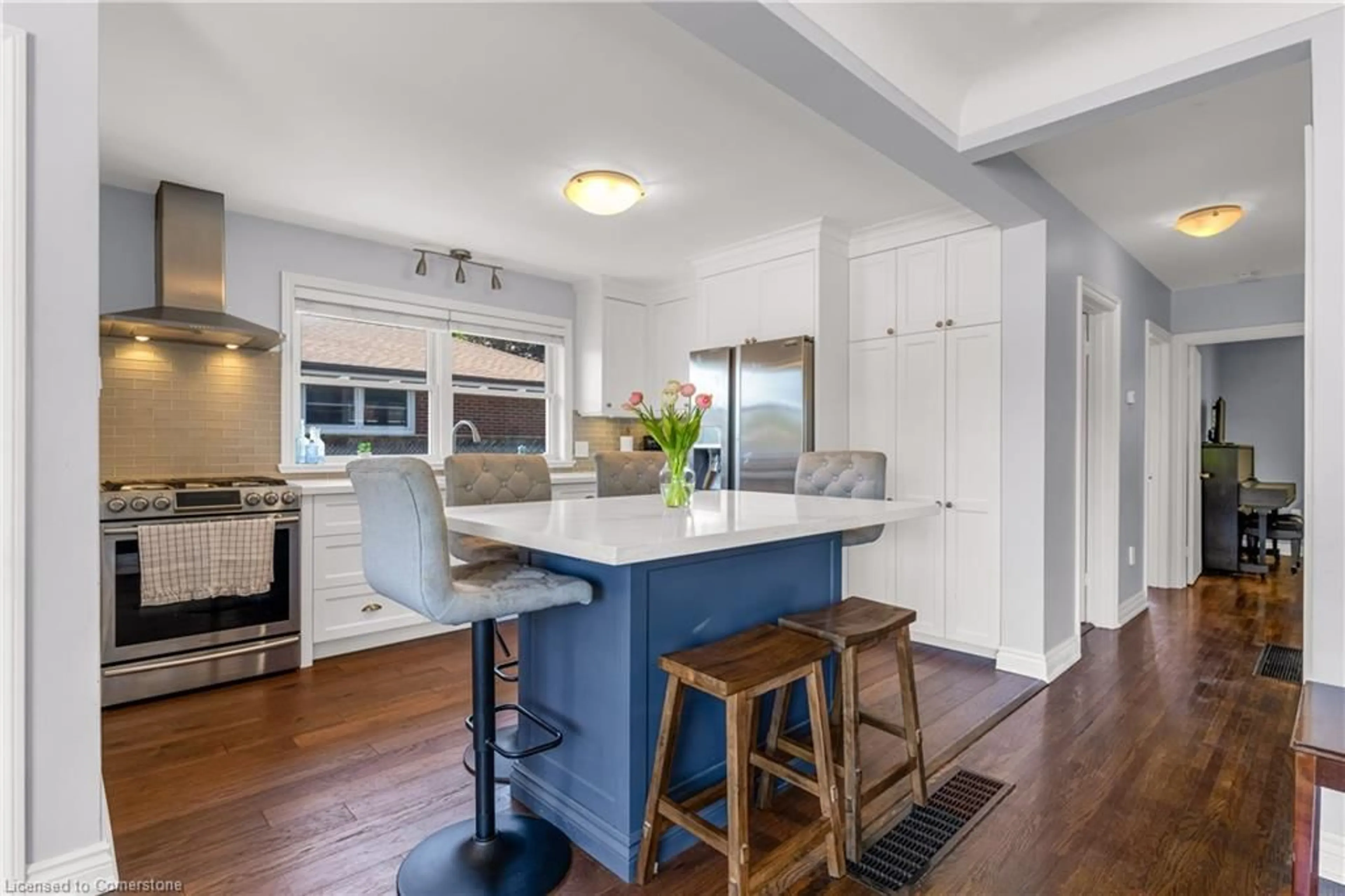 Open concept kitchen, unknown for 142 Brentwood Dr, Hamilton Ontario L8T 3W6
