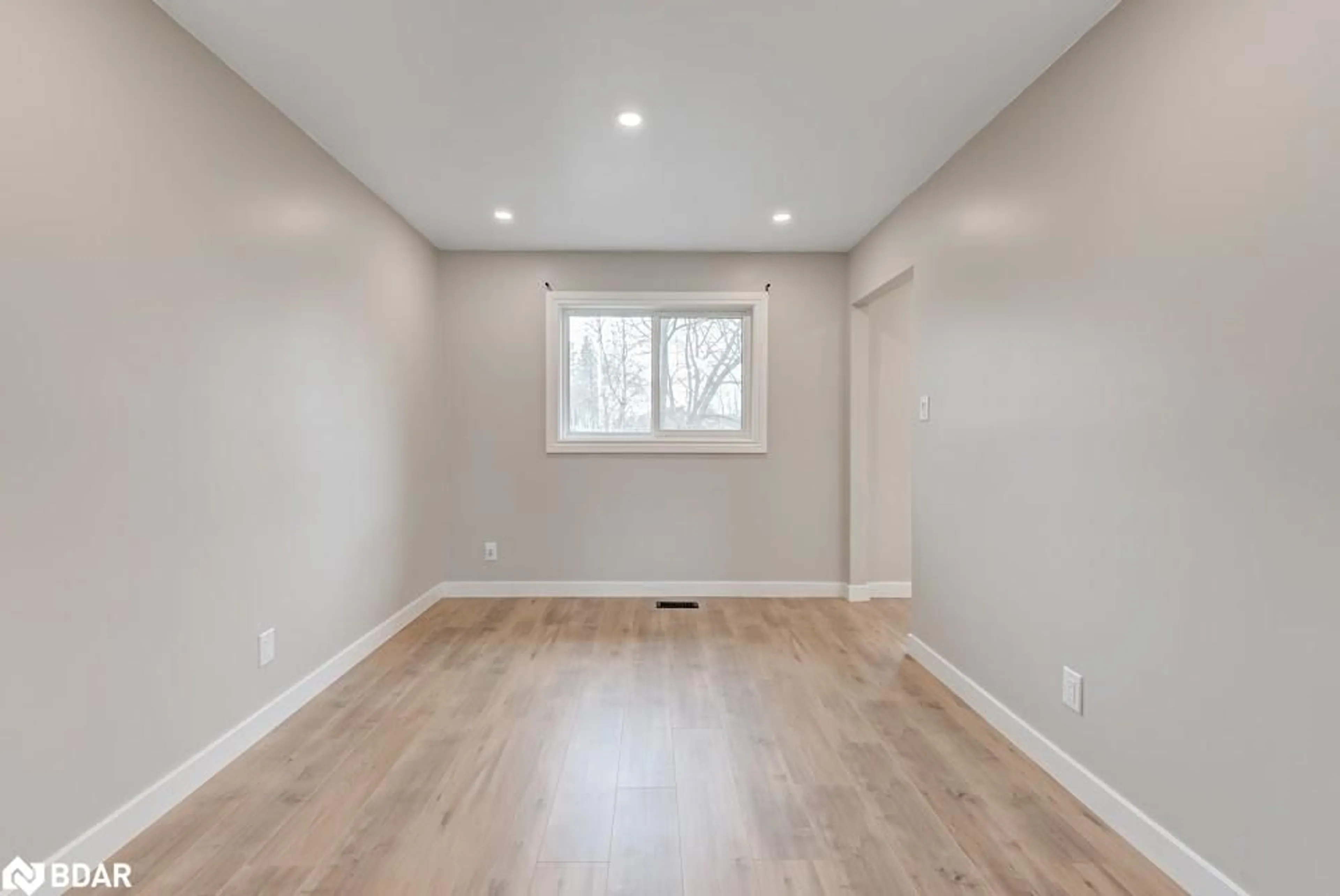 A pic of a room for 2252 Richard St, Innisfil Ontario L9S 2C5