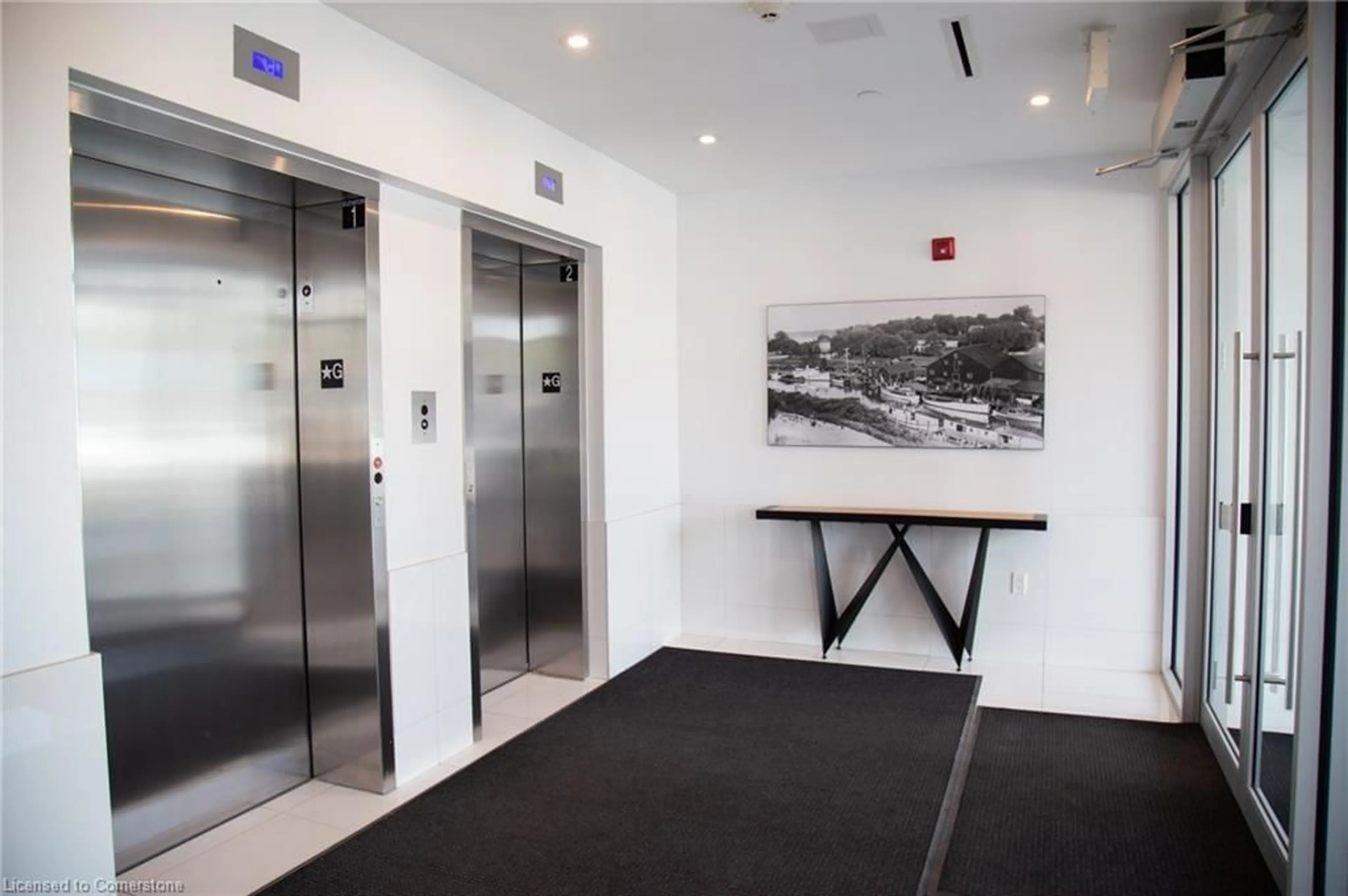 Indoor foyer for 38 Harbour Street St #307, Port Dover Ontario N0A 1N0