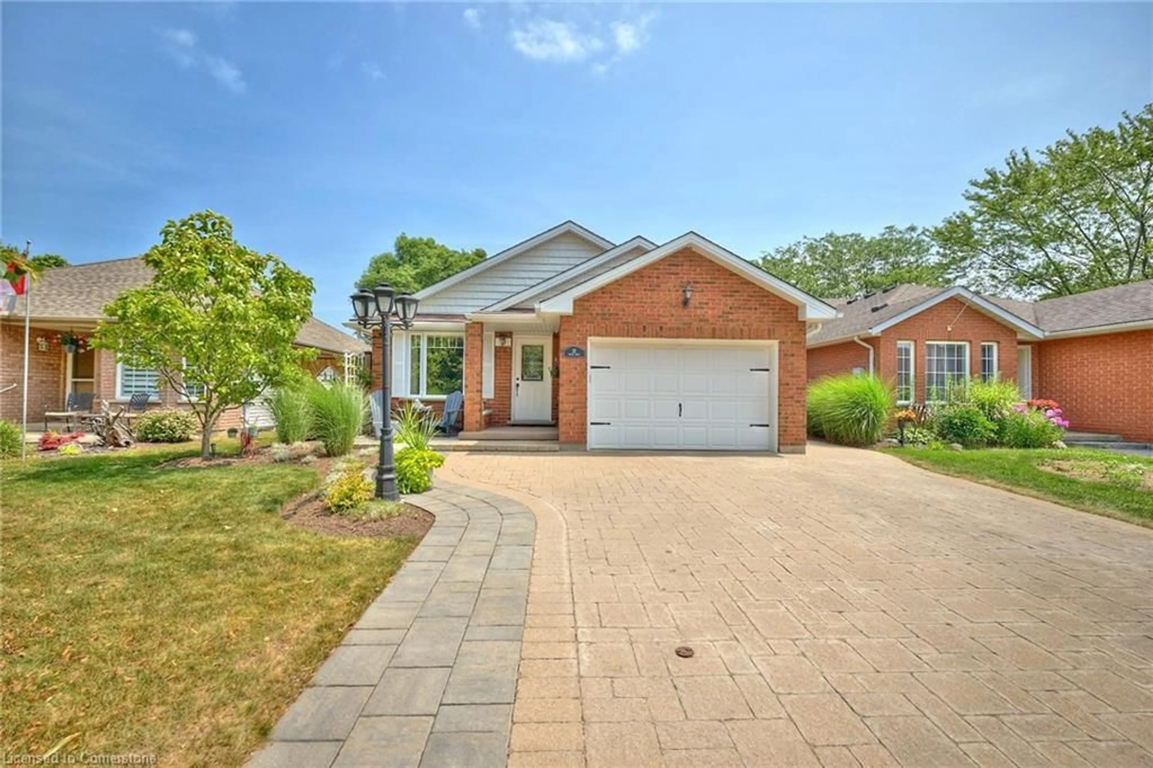 Home with brick exterior material, street for 33 Tanner Dr, Fonthill Ontario L0S 1E4