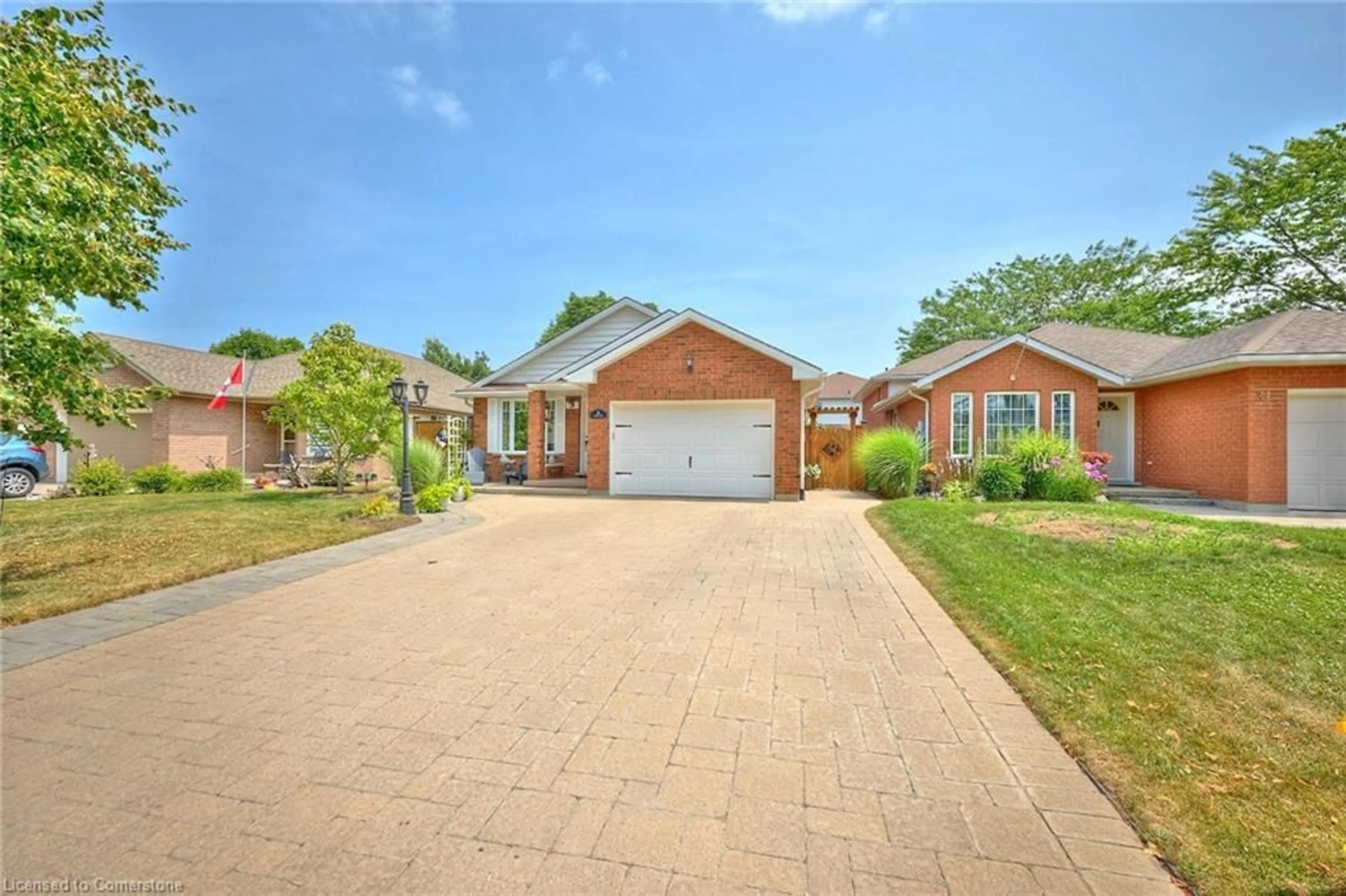 Home with brick exterior material, street for 33 Tanner Dr, Fonthill Ontario L0S 1E4