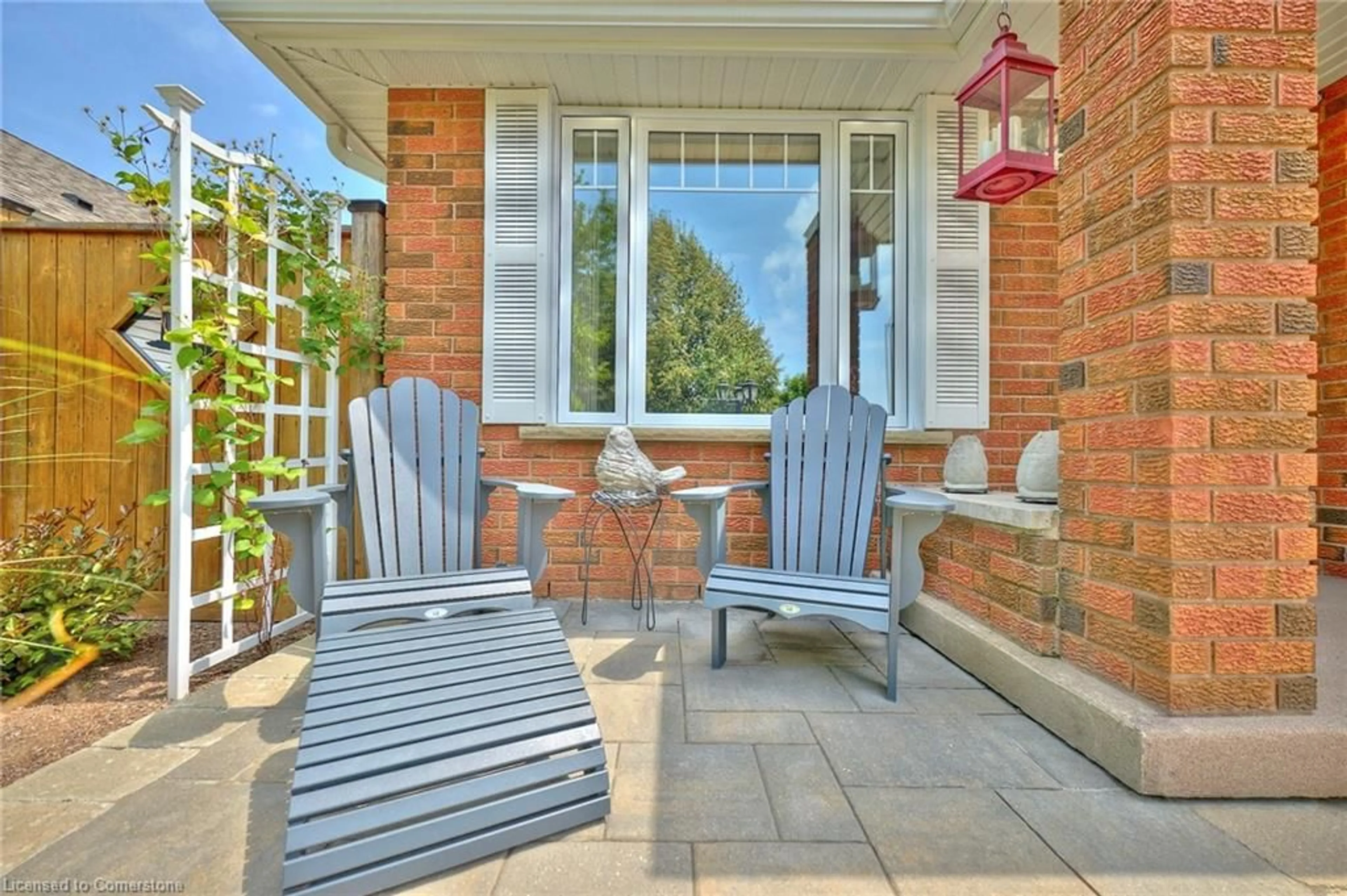 Patio, street for 33 Tanner Dr, Fonthill Ontario L0S 1E4