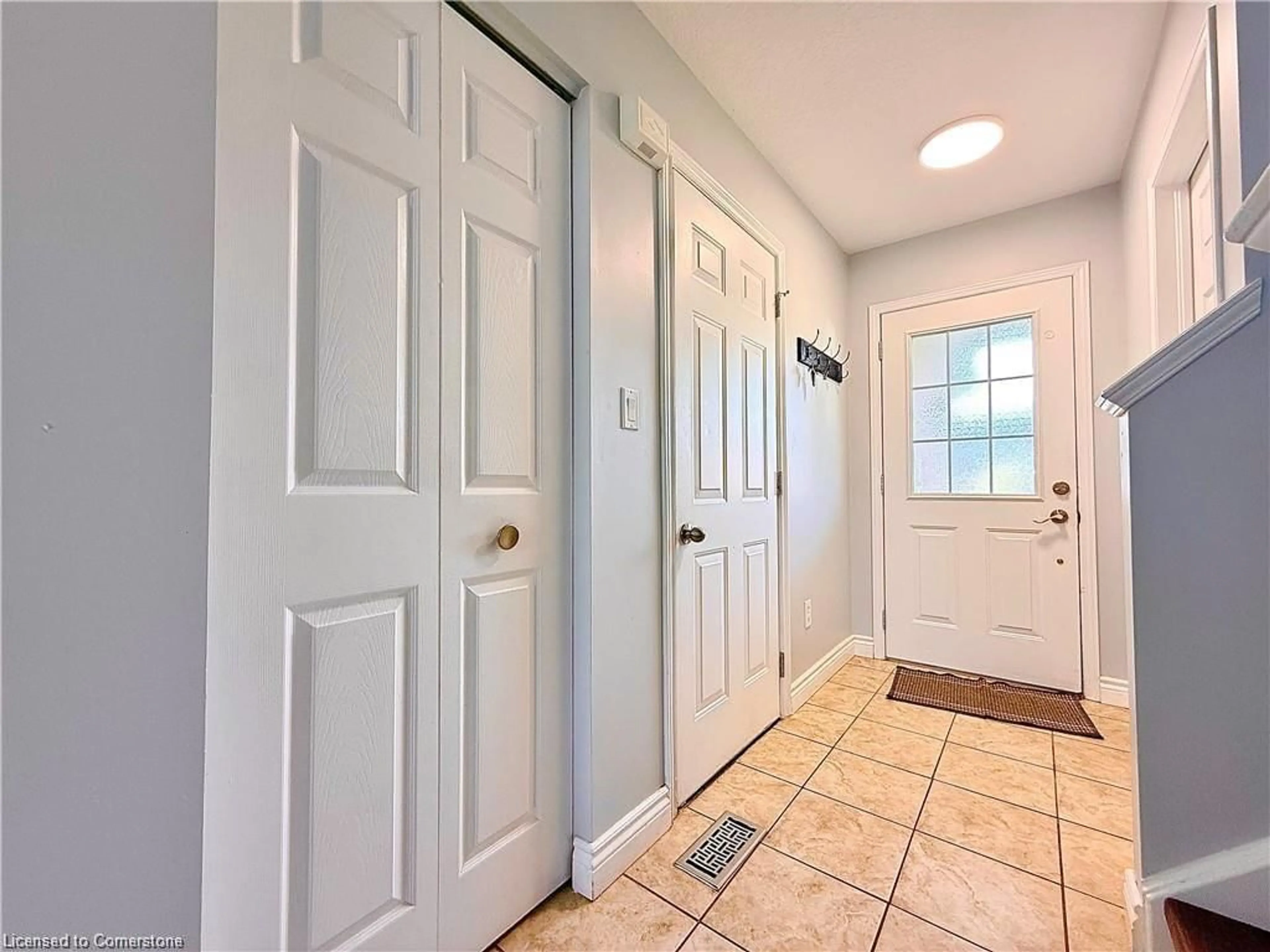 Indoor entryway for 160 Prosperity Dr, Kitchener Ontario N2E 4E5