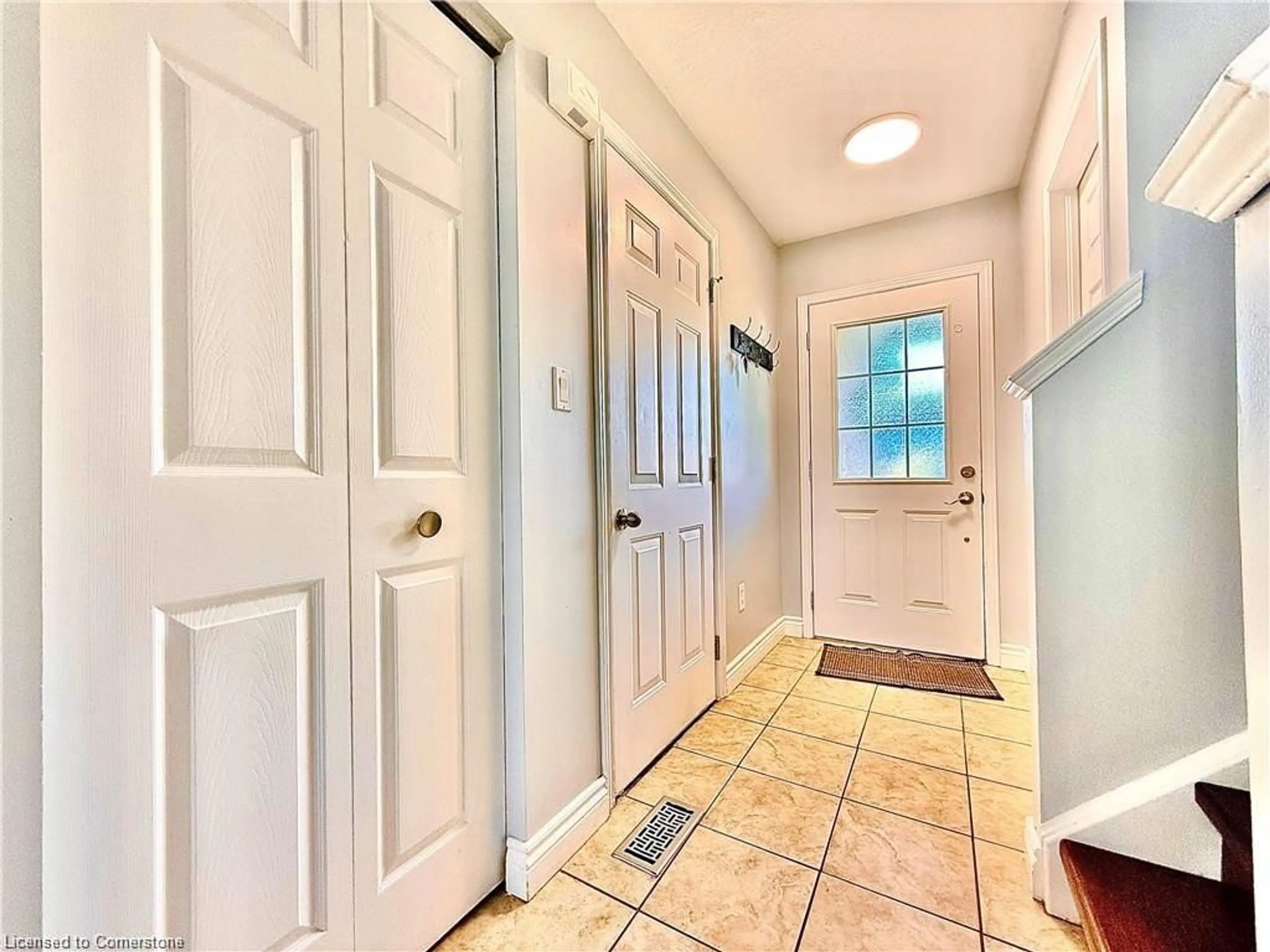 Indoor entryway for 160 Prosperity Dr, Kitchener Ontario N2E 4E5