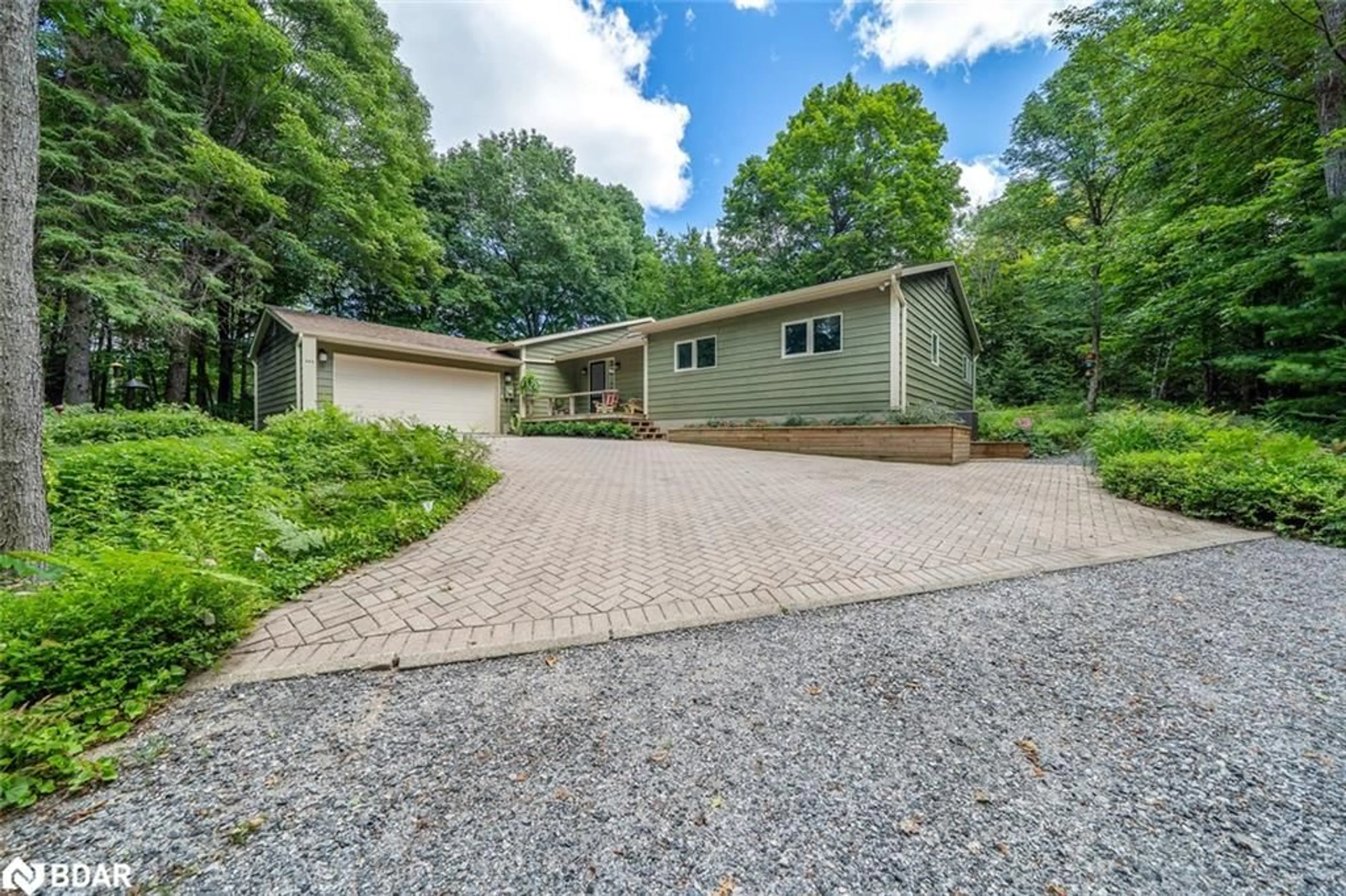 A pic from outside/outdoor area/front of a property/back of a property/a pic from drone, street for 385 Chub Lake Rd, Huntsville Ontario P1H 2J3