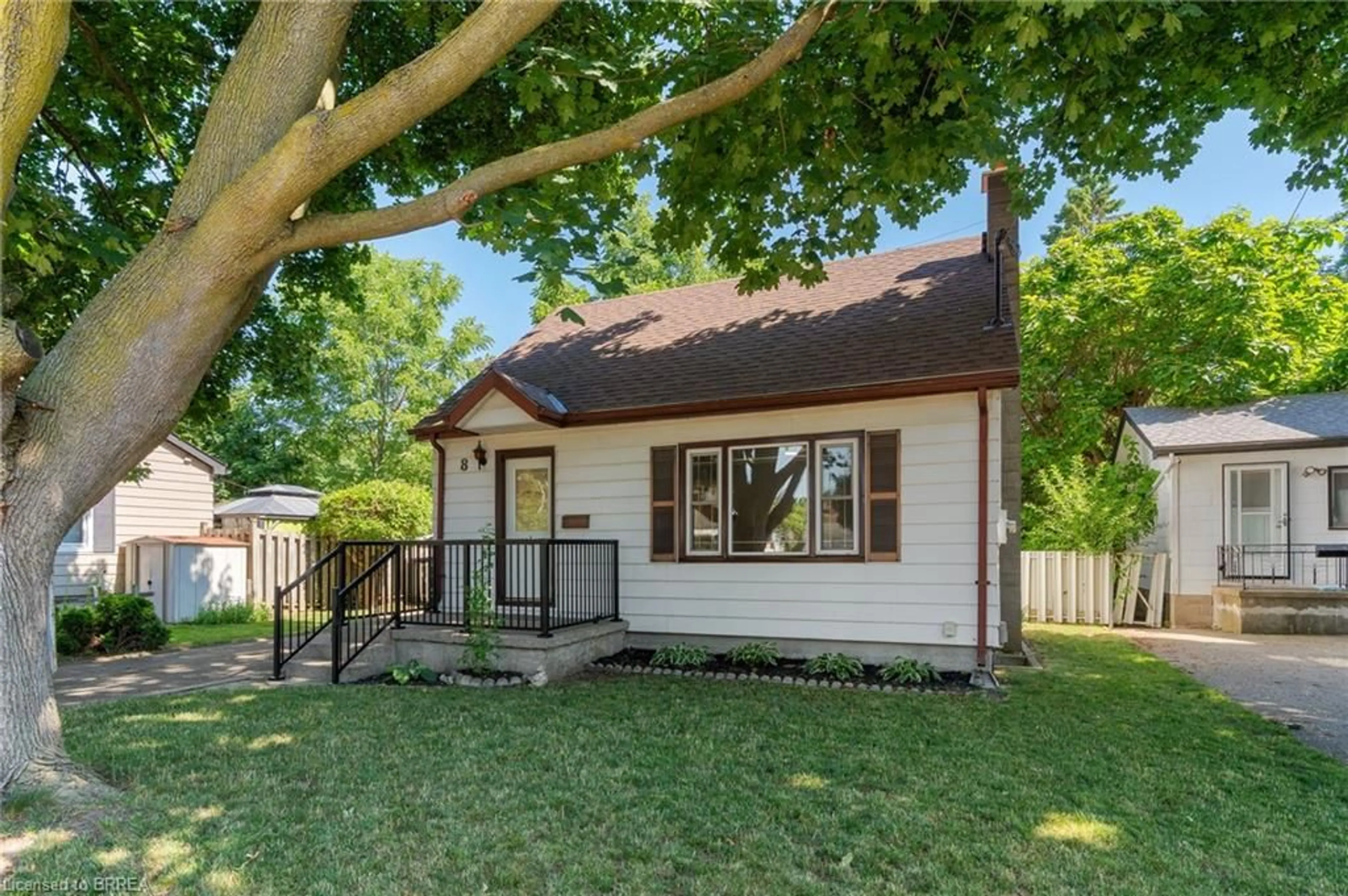 Home with vinyl exterior material, street for 8 Todd St, Brantford Ontario N3R 2P7