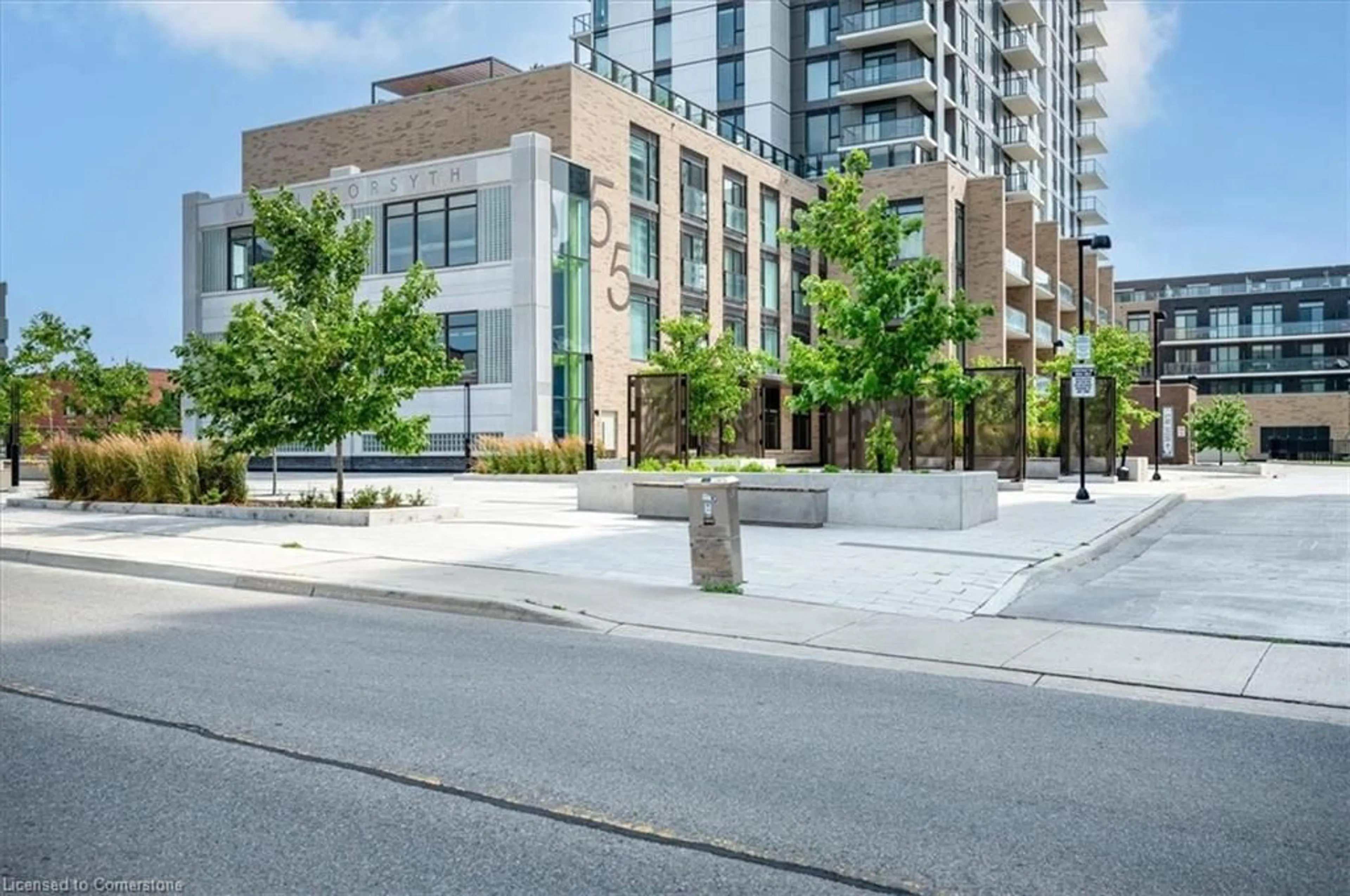 Patio, street for 55 Duke St #220, Kitchener Ontario N2H 0C9