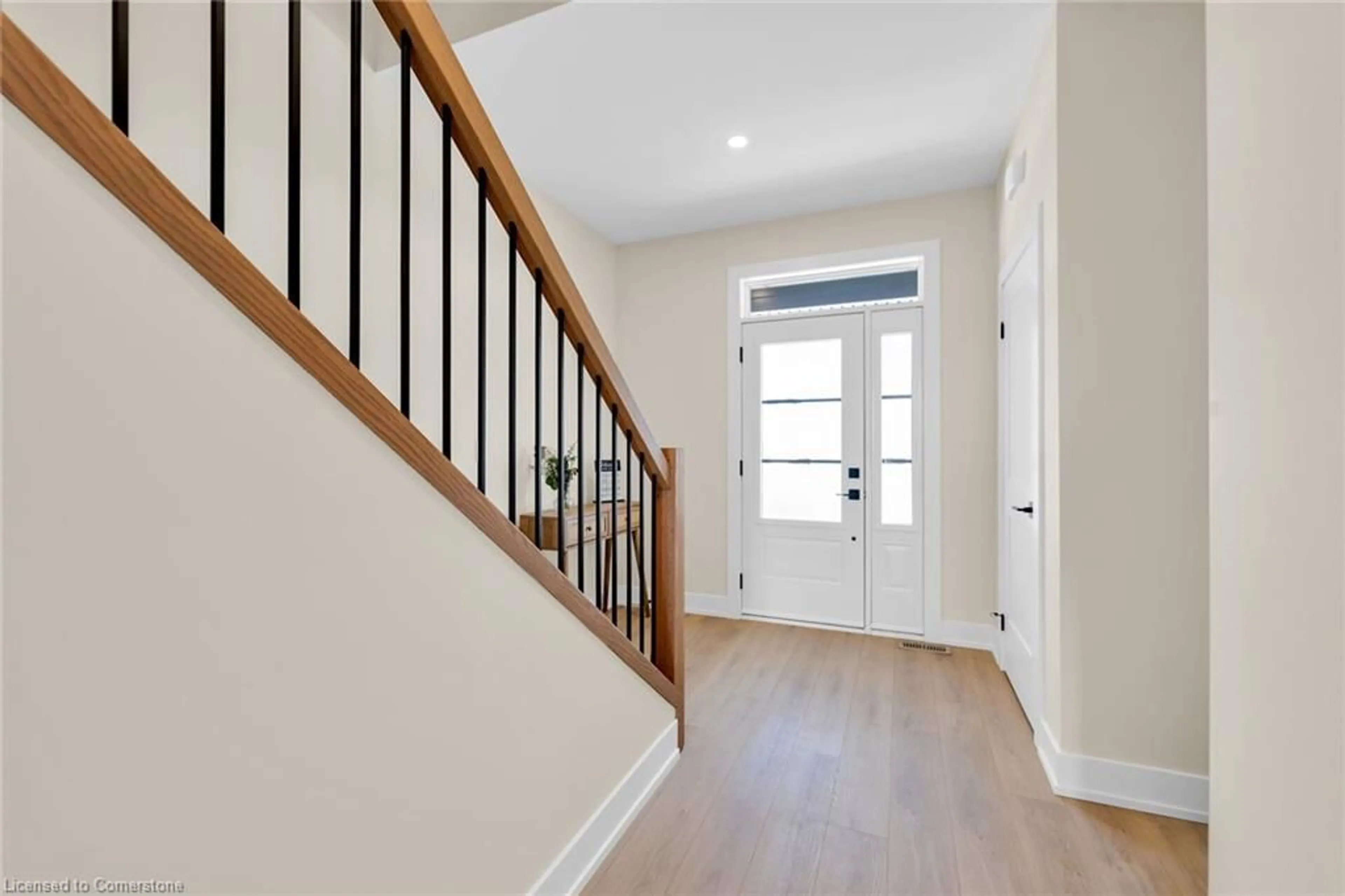 Indoor entryway for 160 Craddock Blvd, Jarvis Ontario N0A 1J0