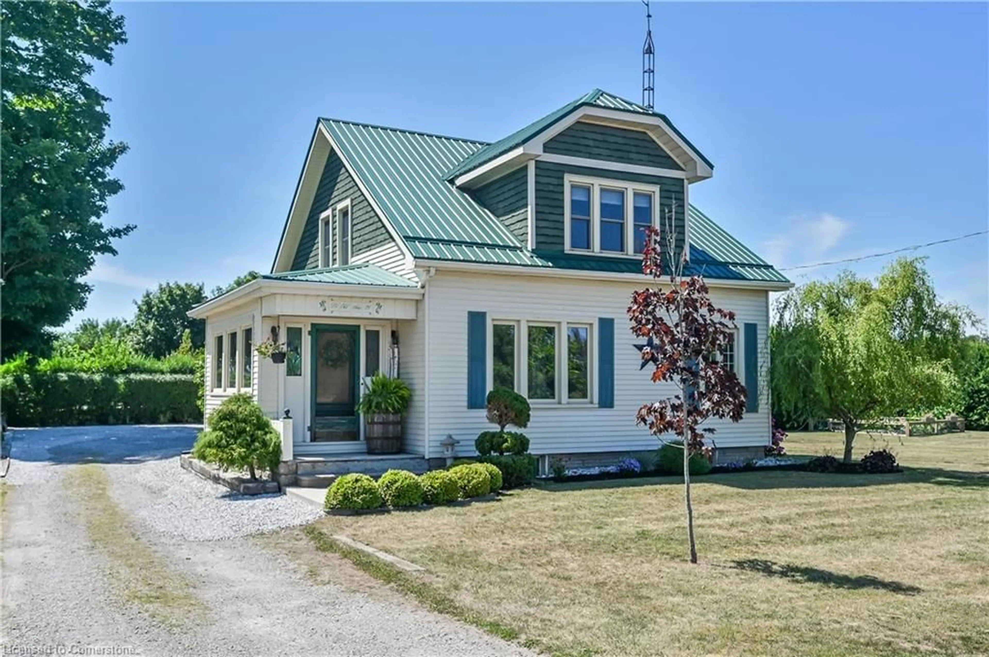Home with vinyl exterior material, unknown for 531 Old Highway 24 Hwy, Waterford Ontario N0E 1Y0