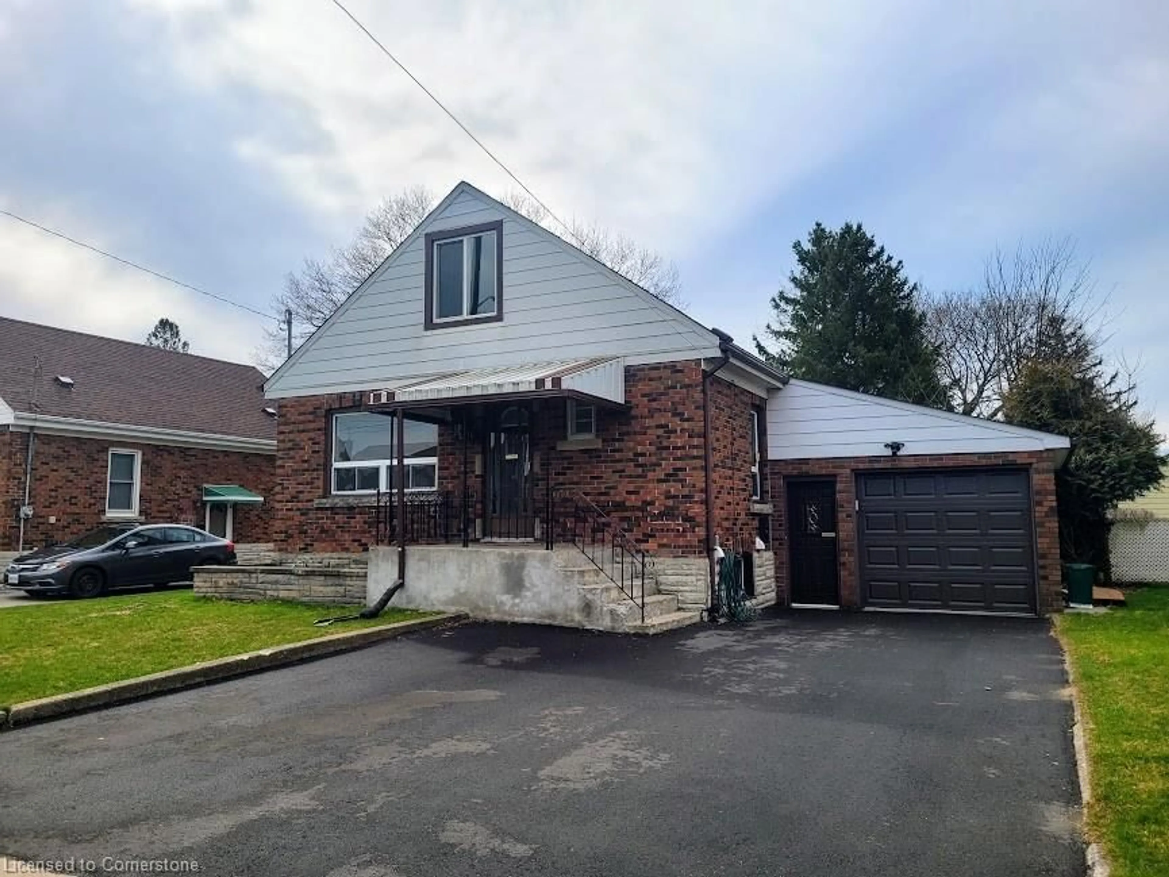 A pic from outside/outdoor area/front of a property/back of a property/a pic from drone, street for 6476 Maranda St, Niagara Falls Ontario L2G 1Z7