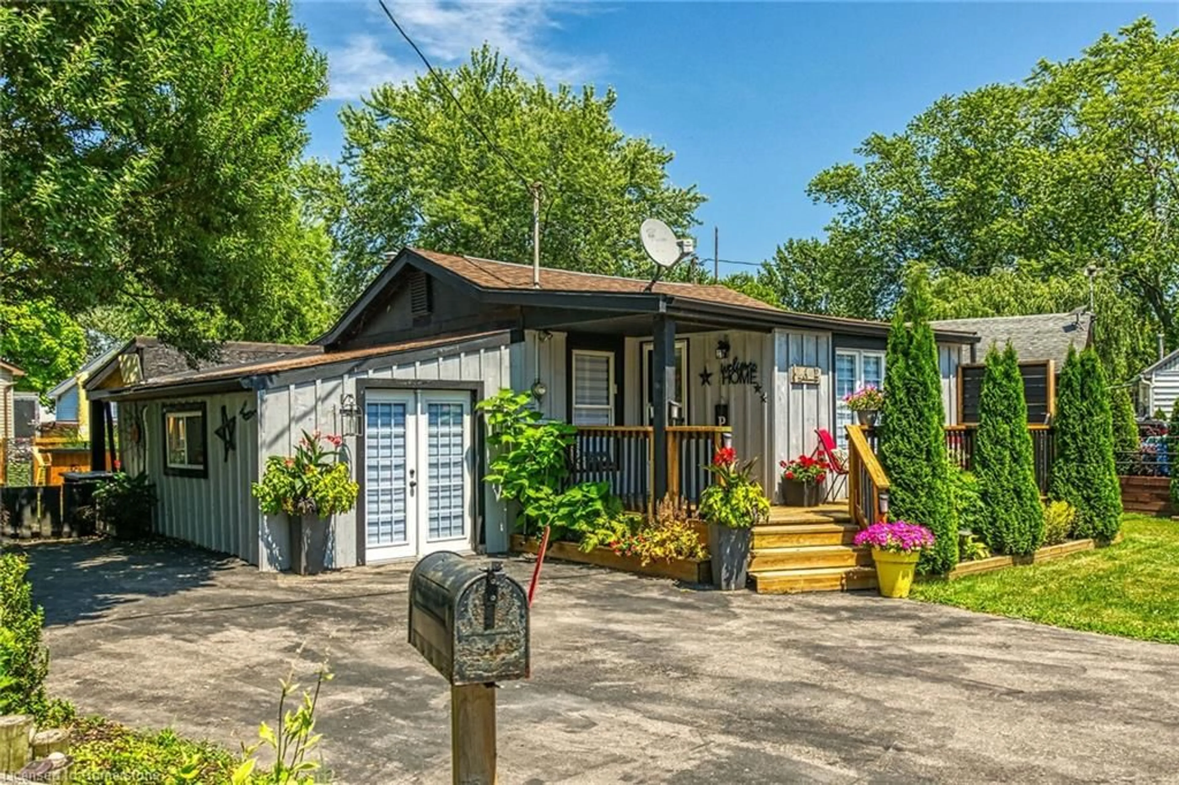 Shed for 1023 Lakeshore Rd, Selkirk Ontario N0A 1P0