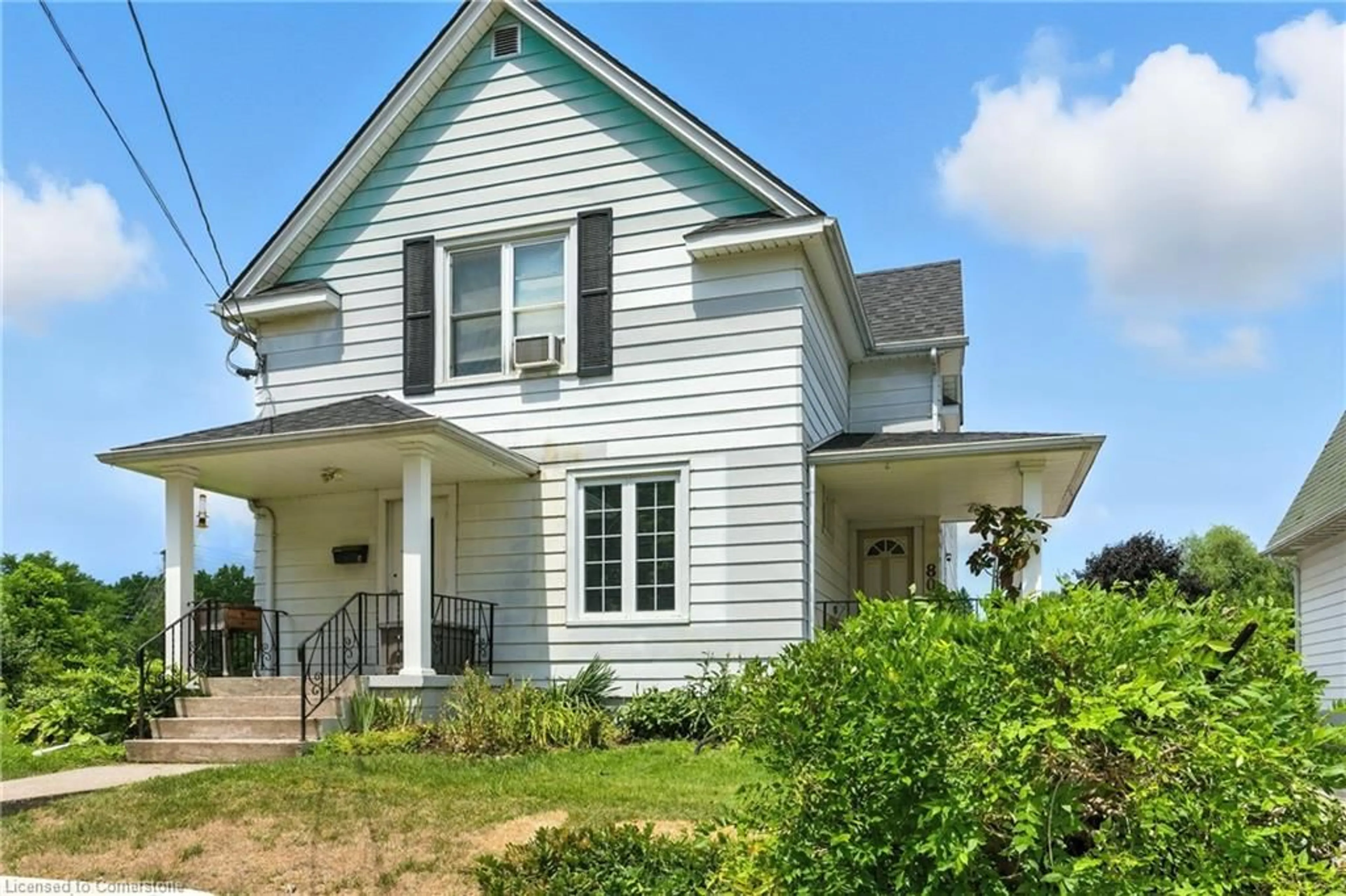 Home with vinyl exterior material, building for 80 Mill St, Welland Ontario L3C 4Y2