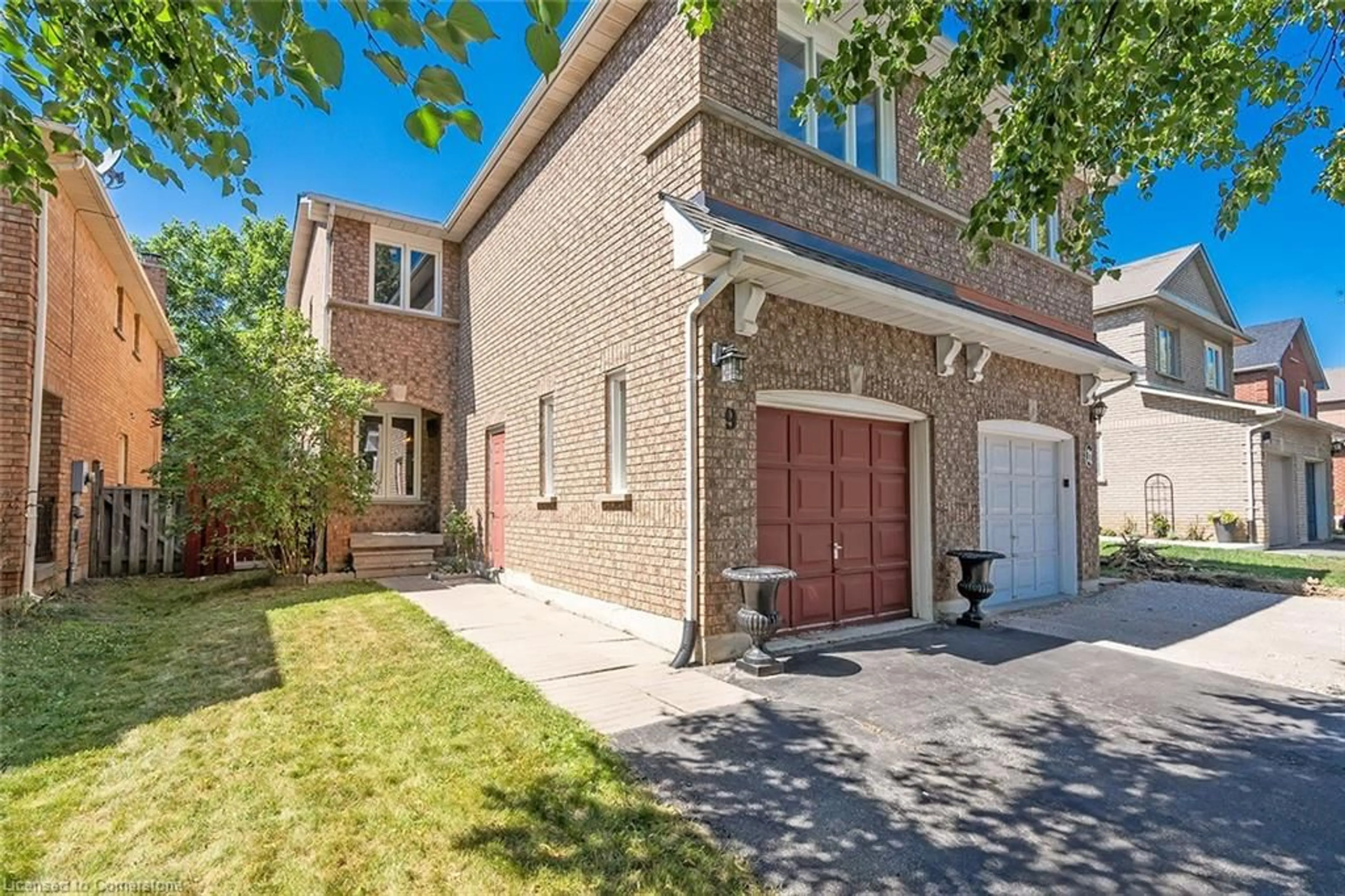 Home with brick exterior material, street for 9 Wakefield Lane, Waterdown Ontario L0R 2H3