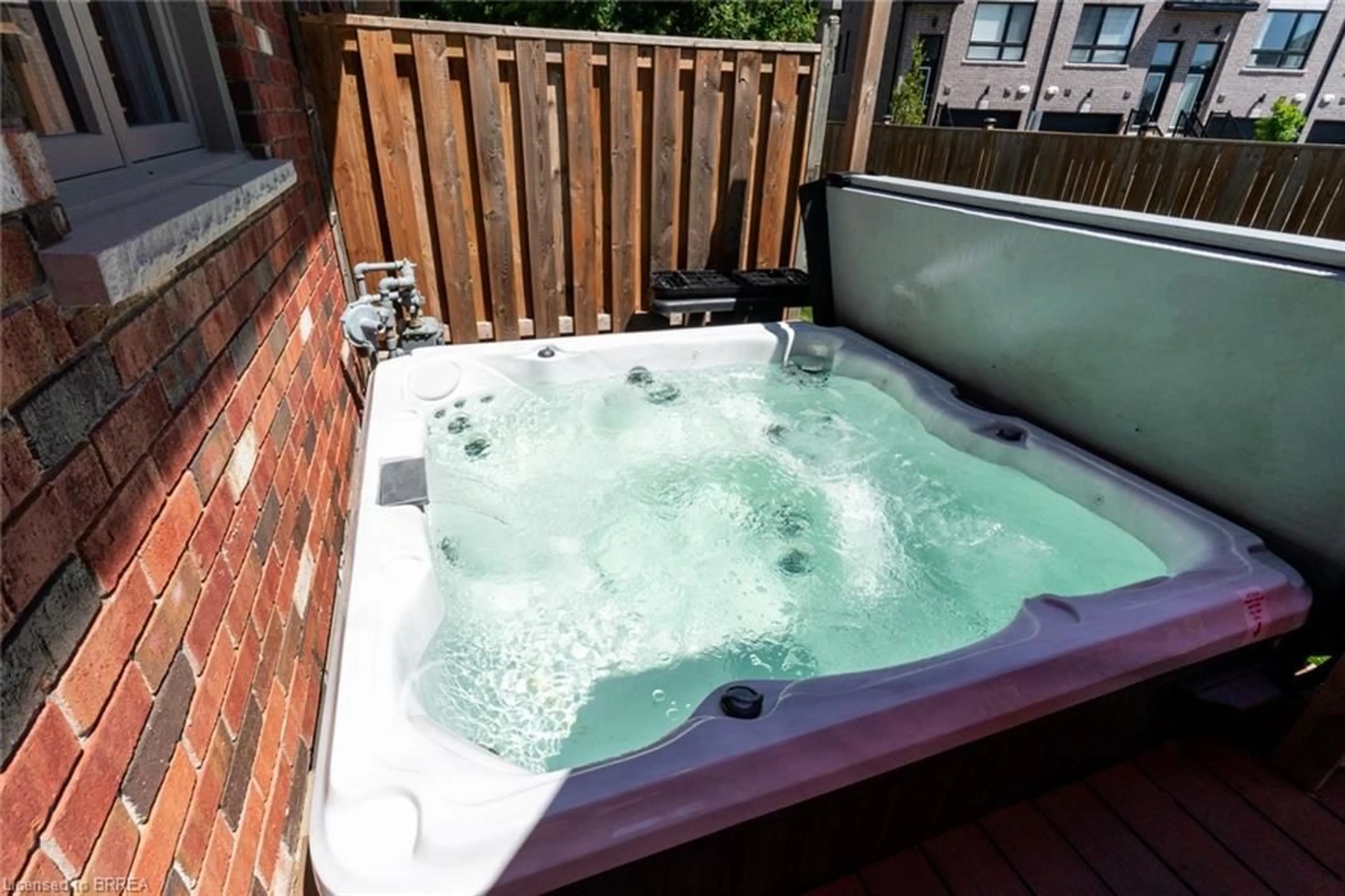 Patio, street for 694 Grey St #13, Brantford Ontario N3S 4Y4