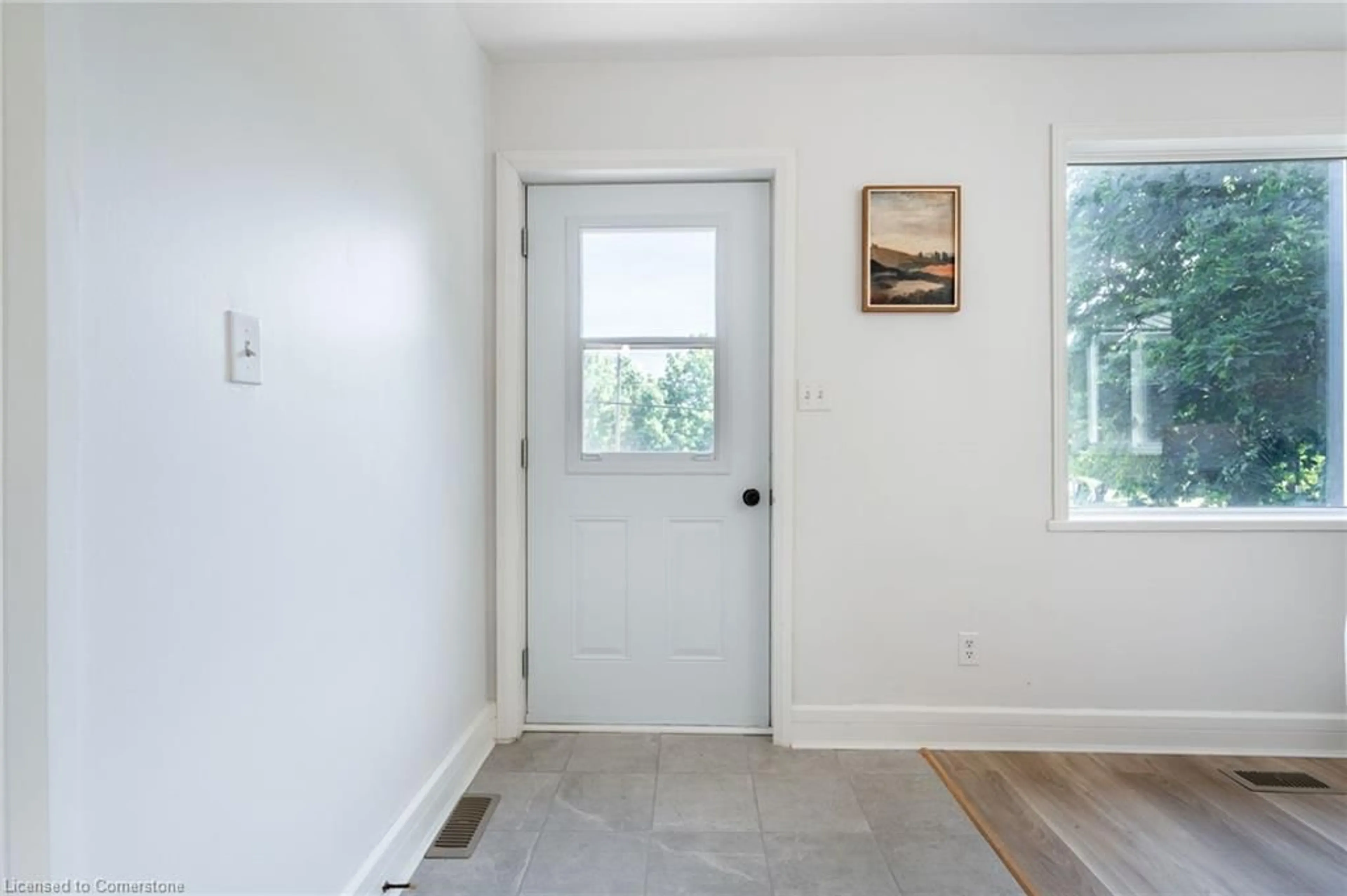 Indoor entryway for 91 Rainham Rd, Nanticoke Ontario N0A 1L0