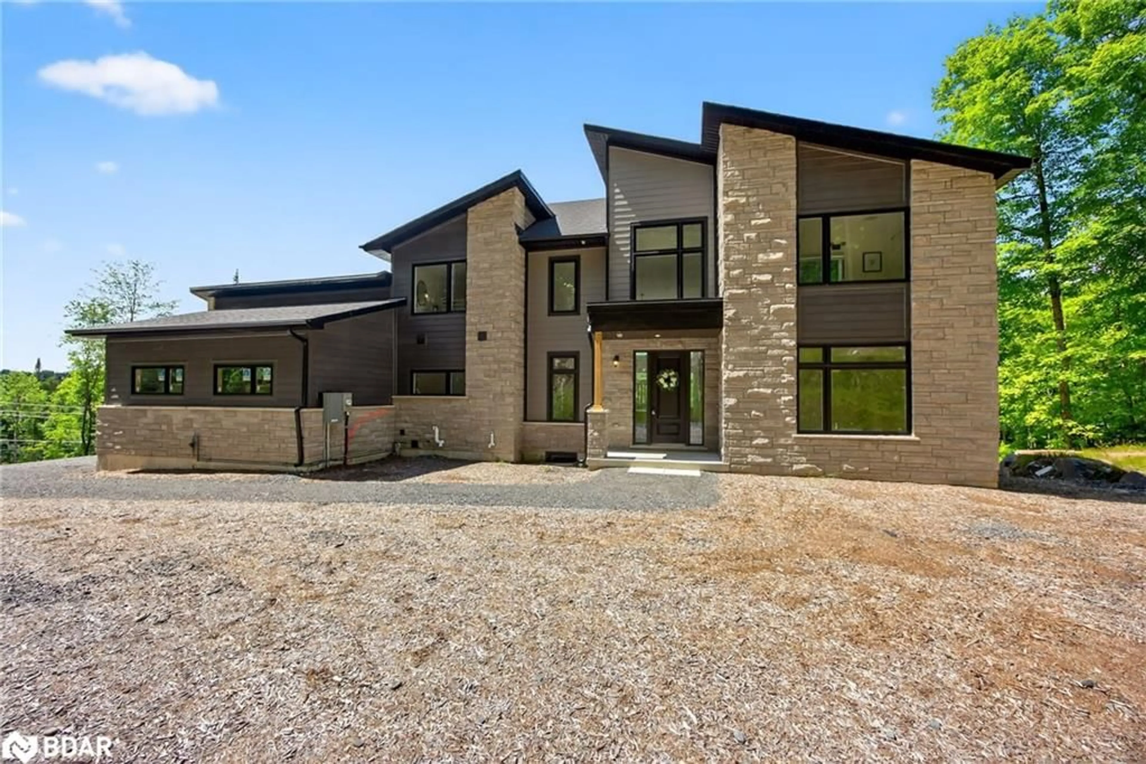 Home with brick exterior material, mountain view for 1008 Kingsridge Crt, Lake Of Bays Ontario P1H 0K1
