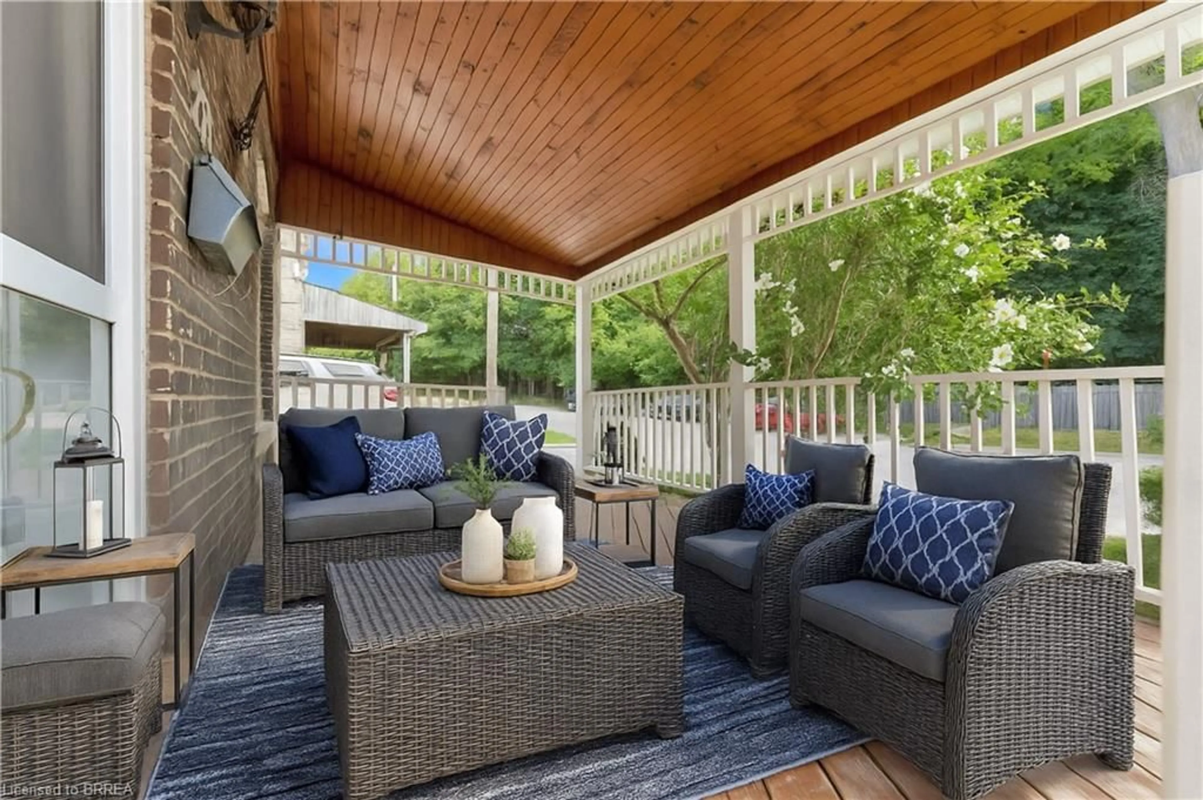 Patio, unknown for 212 William St, Brantford Ontario N3T 3L7