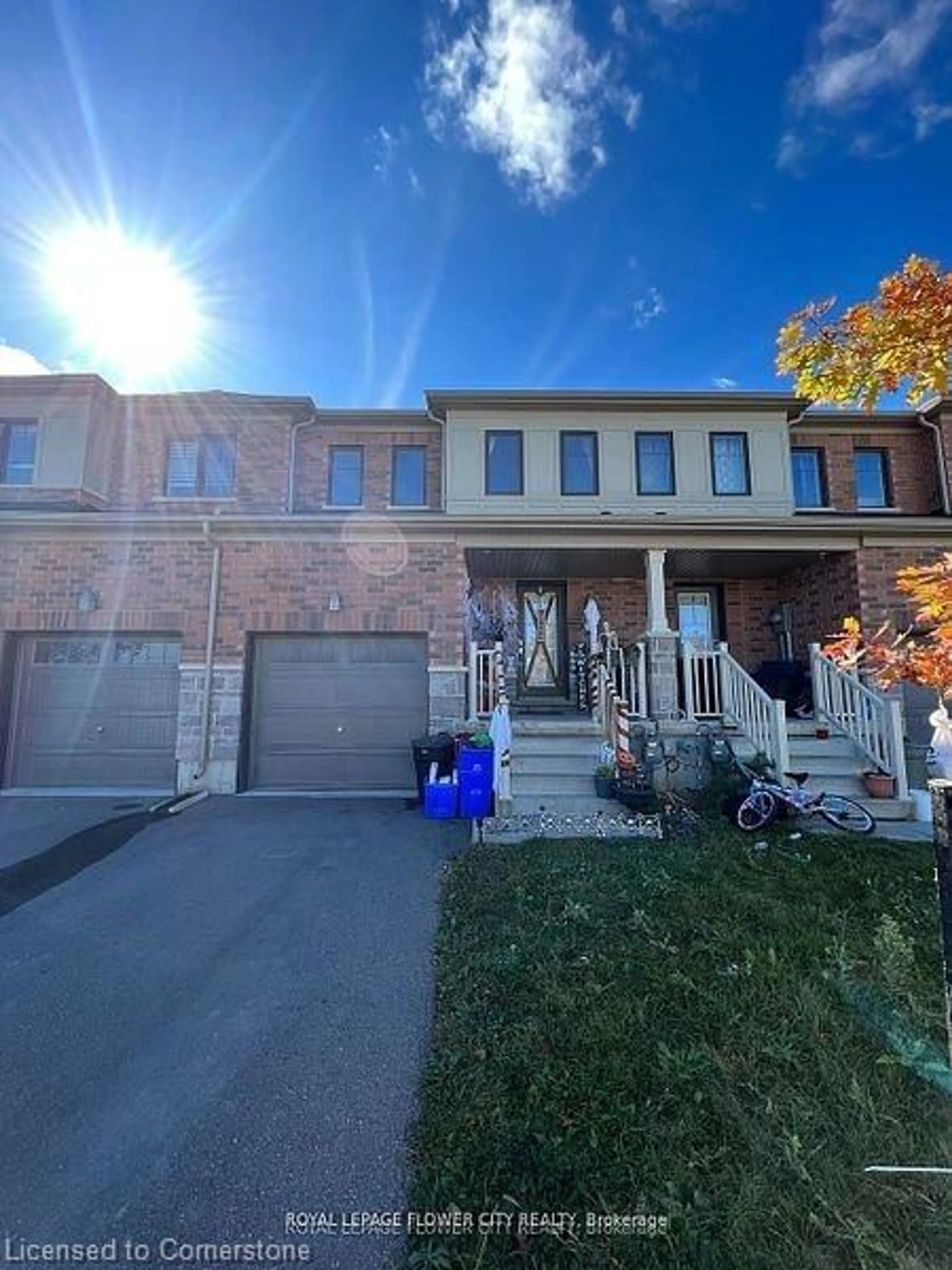 A pic from outside/outdoor area/front of a property/back of a property/a pic from drone, street for 151 Thompson Dr, Caledonia Ontario N3W 0C1