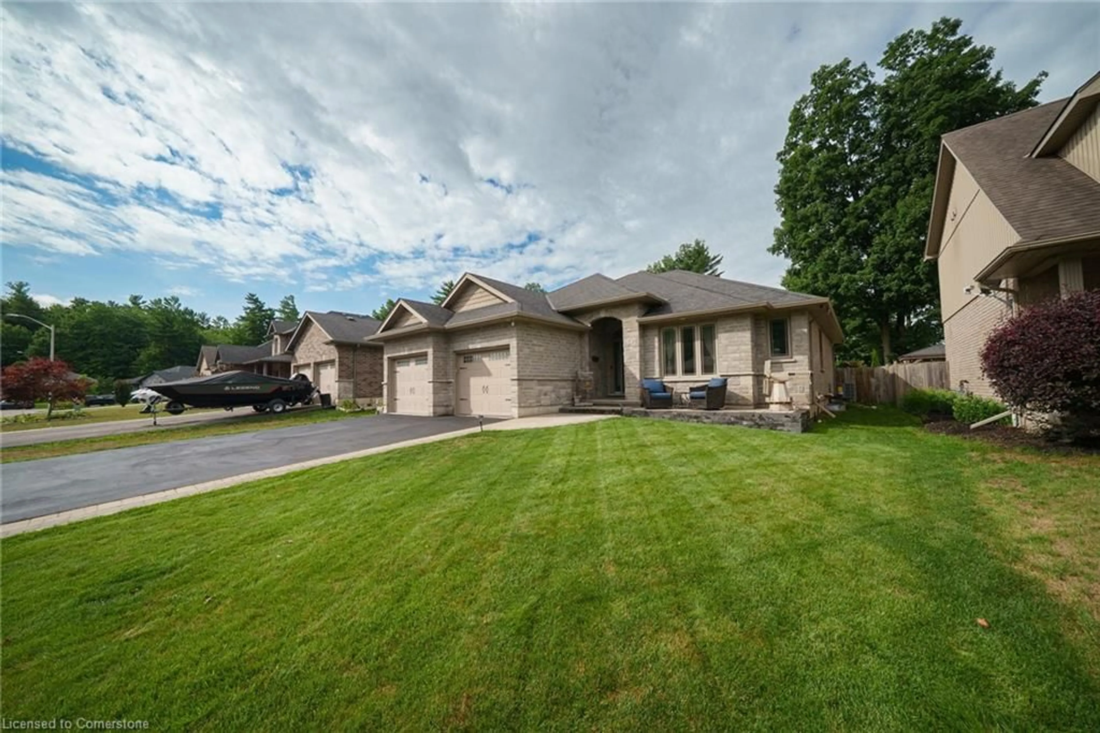 A pic from outside/outdoor area/front of a property/back of a property/a pic from drone, street for 45 Wintergreen Cres, Delhi Ontario N4B 2W5