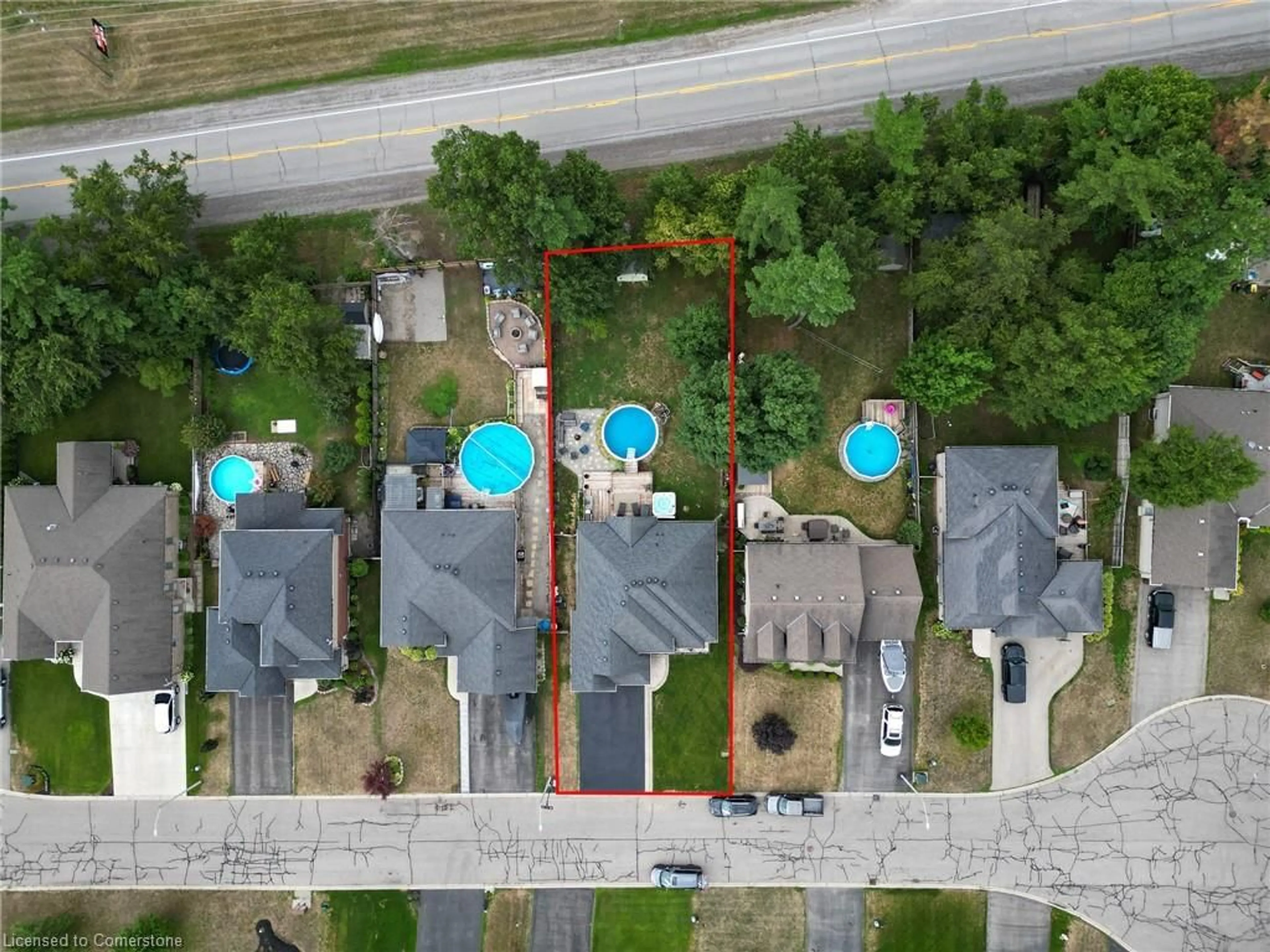 A pic from outside/outdoor area/front of a property/back of a property/a pic from drone, unknown for 45 Wintergreen Cres, Delhi Ontario N4B 2W5