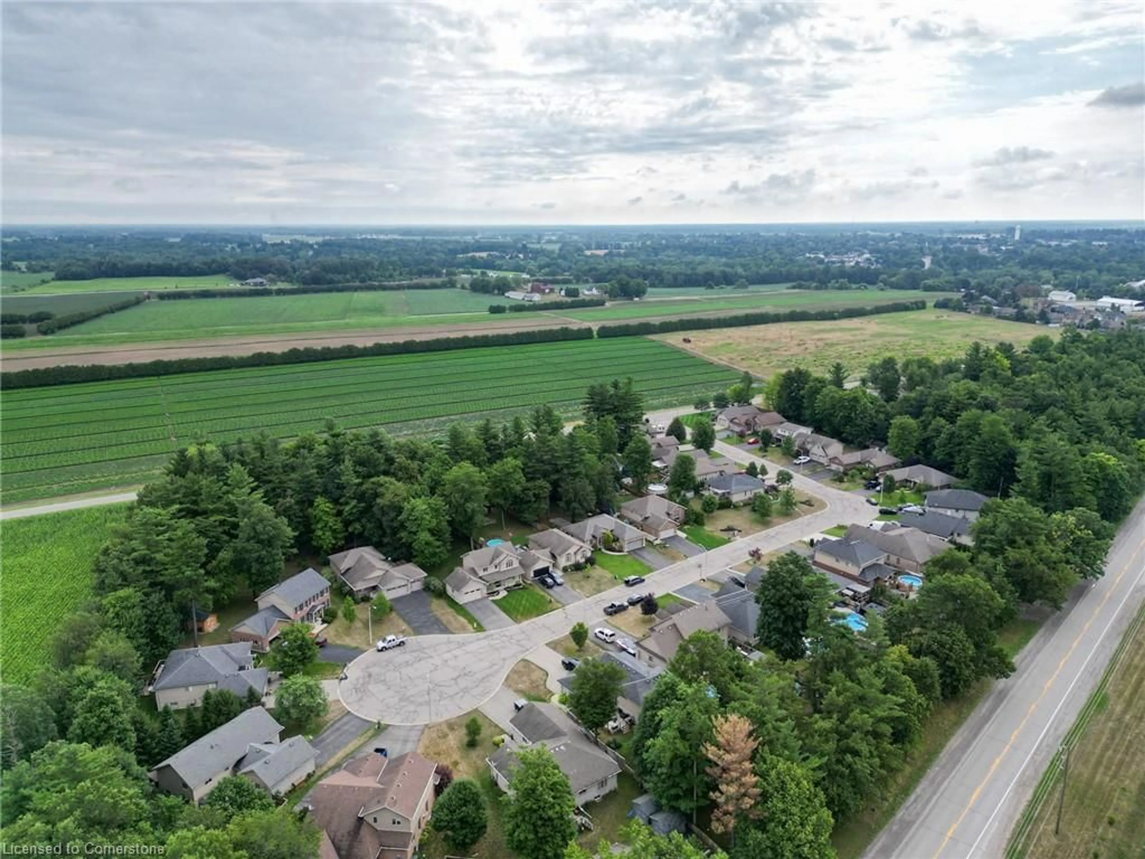 A pic from outside/outdoor area/front of a property/back of a property/a pic from drone, mountain view for 45 Wintergreen Cres, Delhi Ontario N4B 2W5