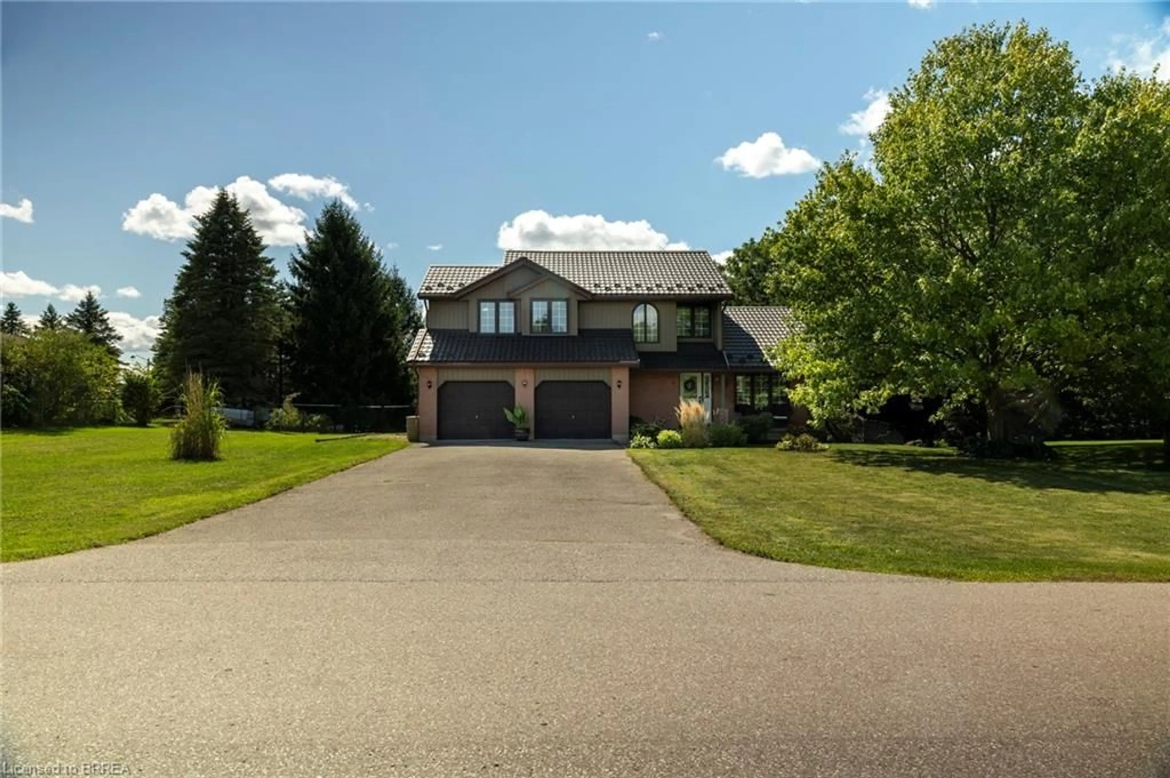 A pic from outside/outdoor area/front of a property/back of a property/a pic from drone, street for 6 Bannister St, Oakland Ontario N0E 1L0