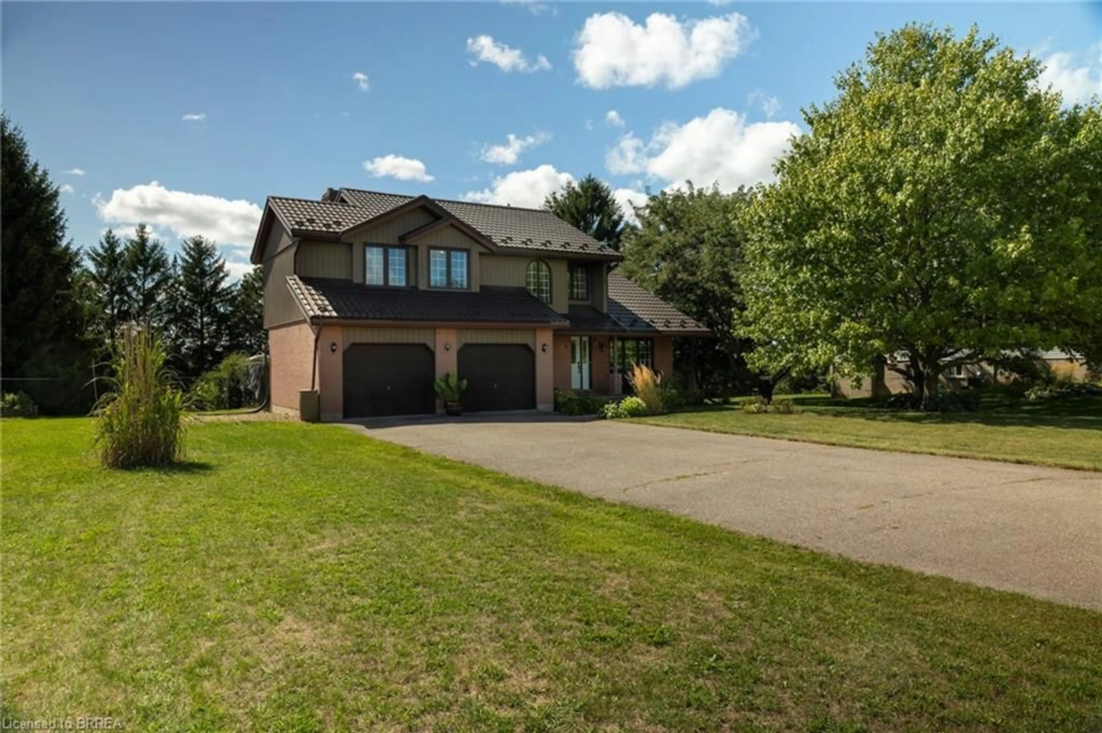 A pic from outside/outdoor area/front of a property/back of a property/a pic from drone, unknown for 6 Bannister St, Oakland Ontario N0E 1L0