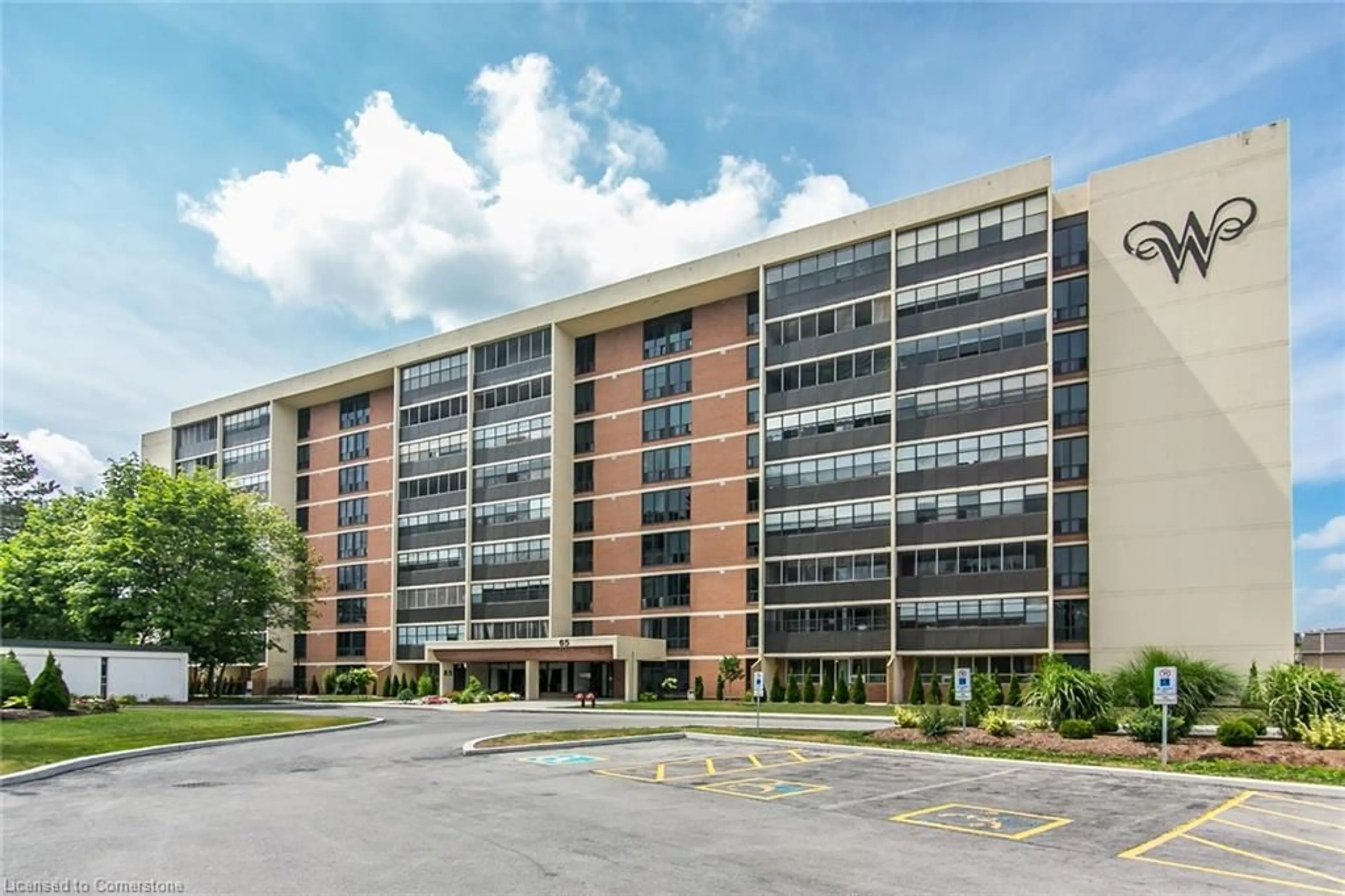 Indoor foyer for 65 Westmount Rd #808, Waterloo Ontario N2L 5G6
