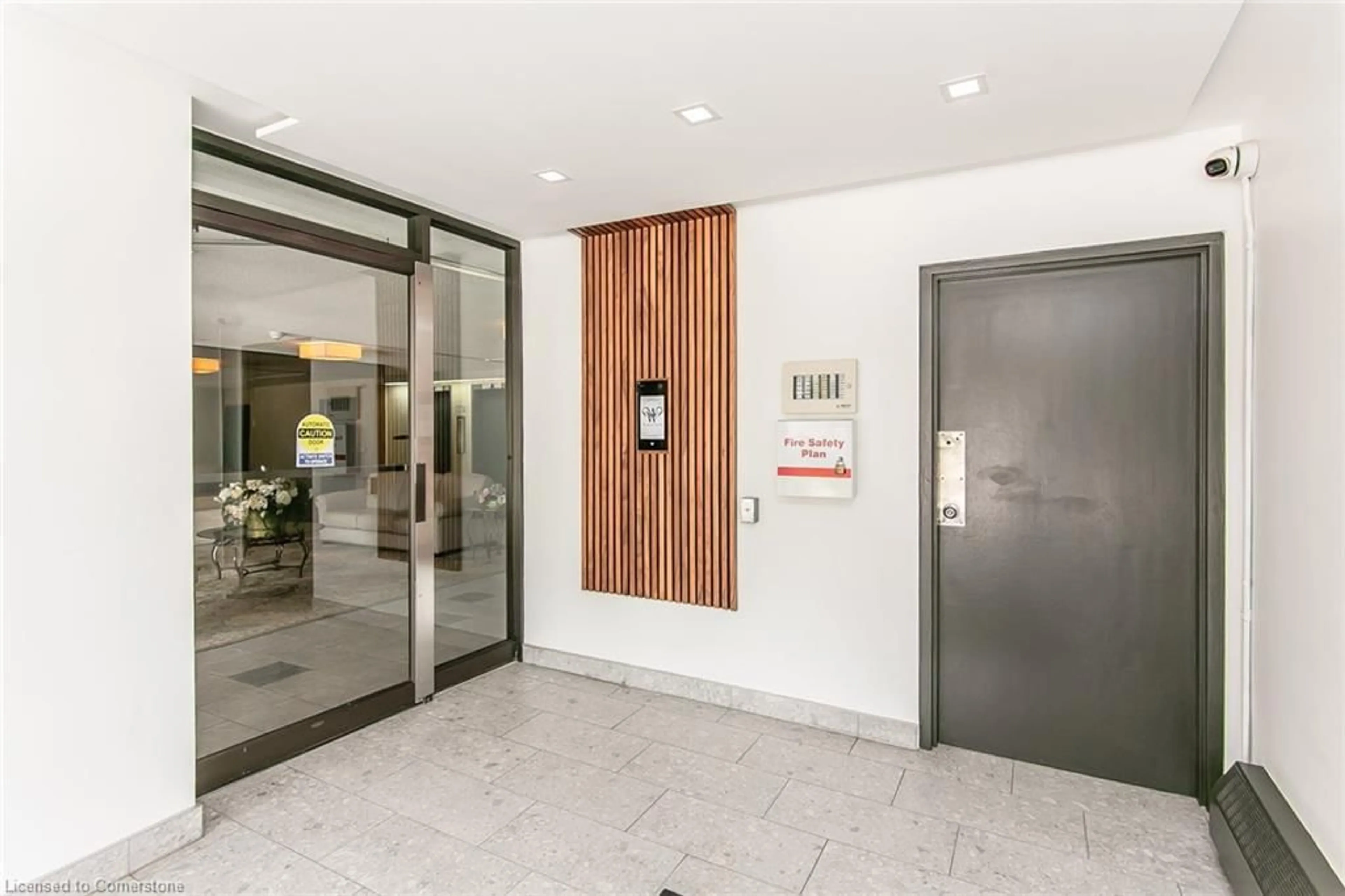 Indoor foyer for 65 Westmount Rd #808, Waterloo Ontario N2L 5G6