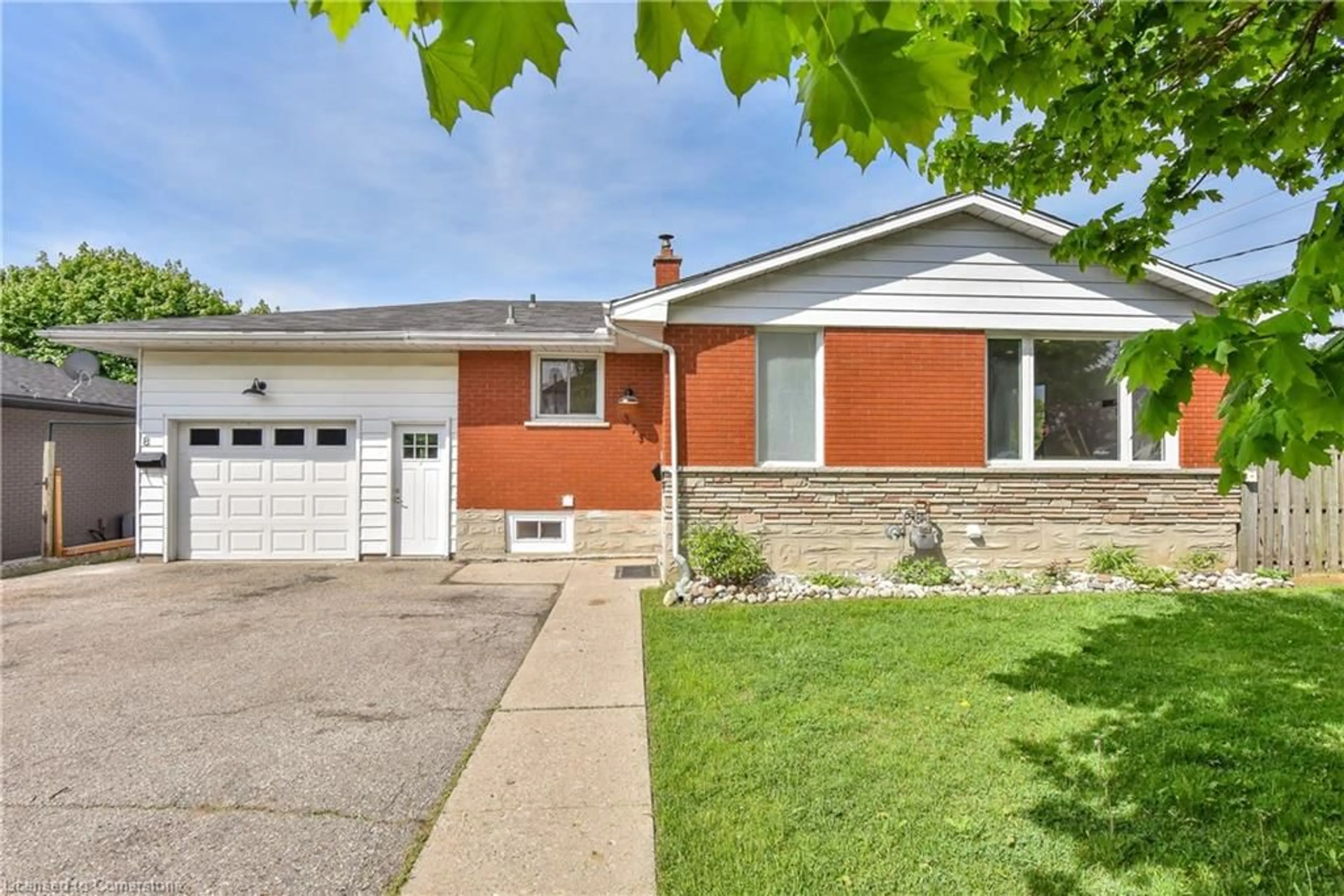 Home with vinyl exterior material, street for 373 Hillcrest Rd, Cambridge Ontario N3H 1B4