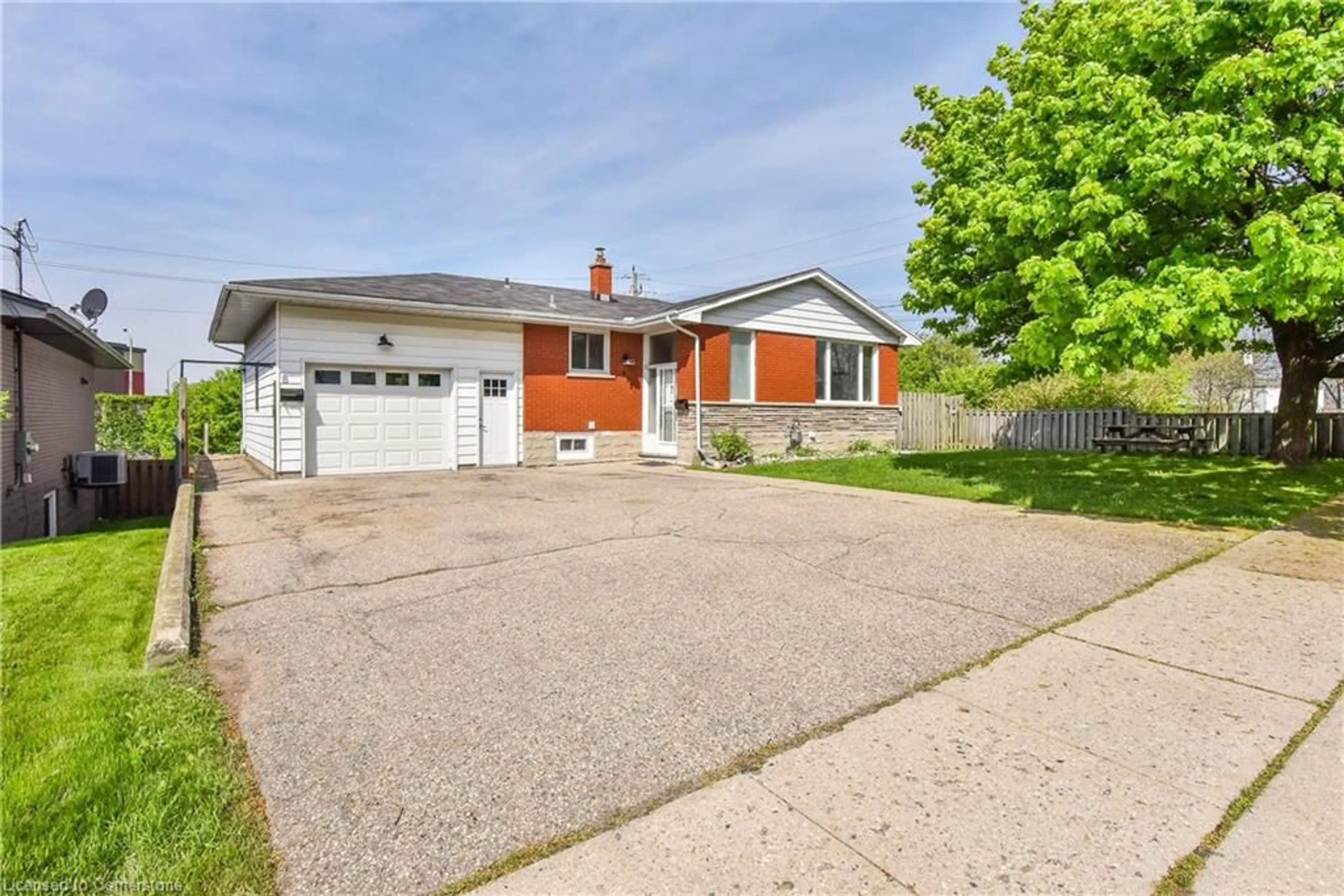 Home with brick exterior material, street for 373 Hillcrest Rd, Cambridge Ontario N3H 1B4