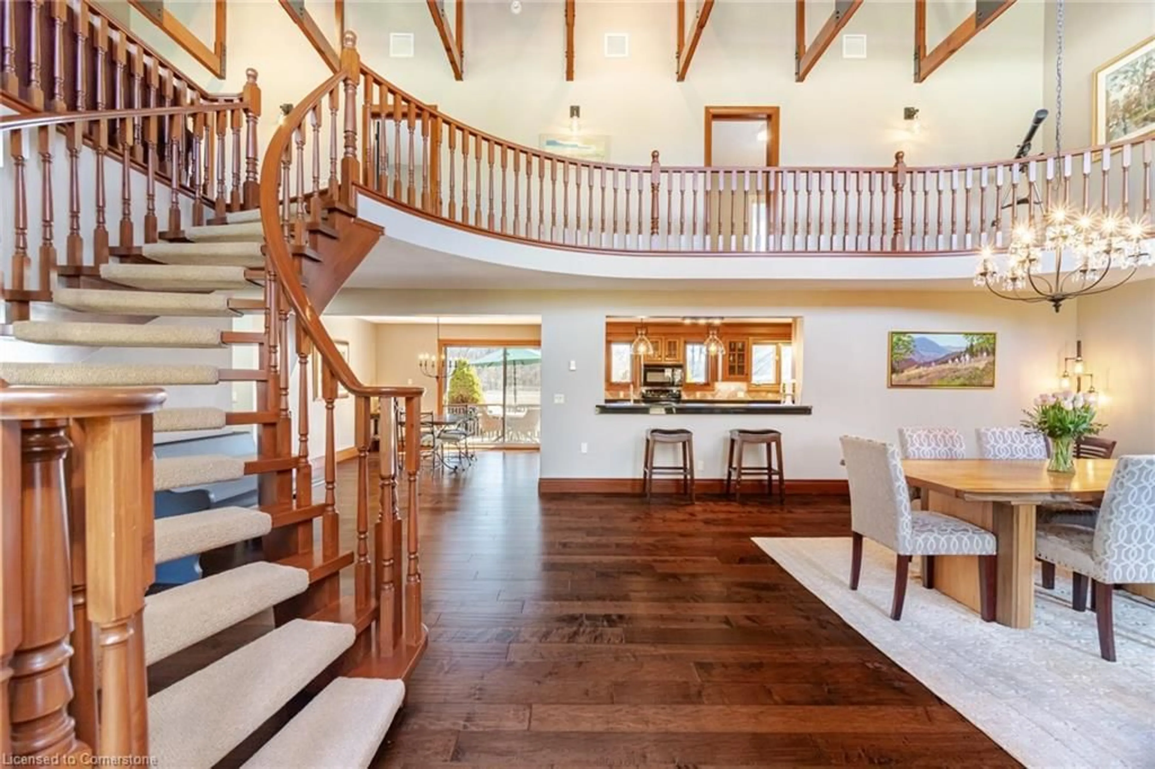 Indoor foyer for 587 Hillcrest Rd, Simcoe Ontario N3Y 4K1