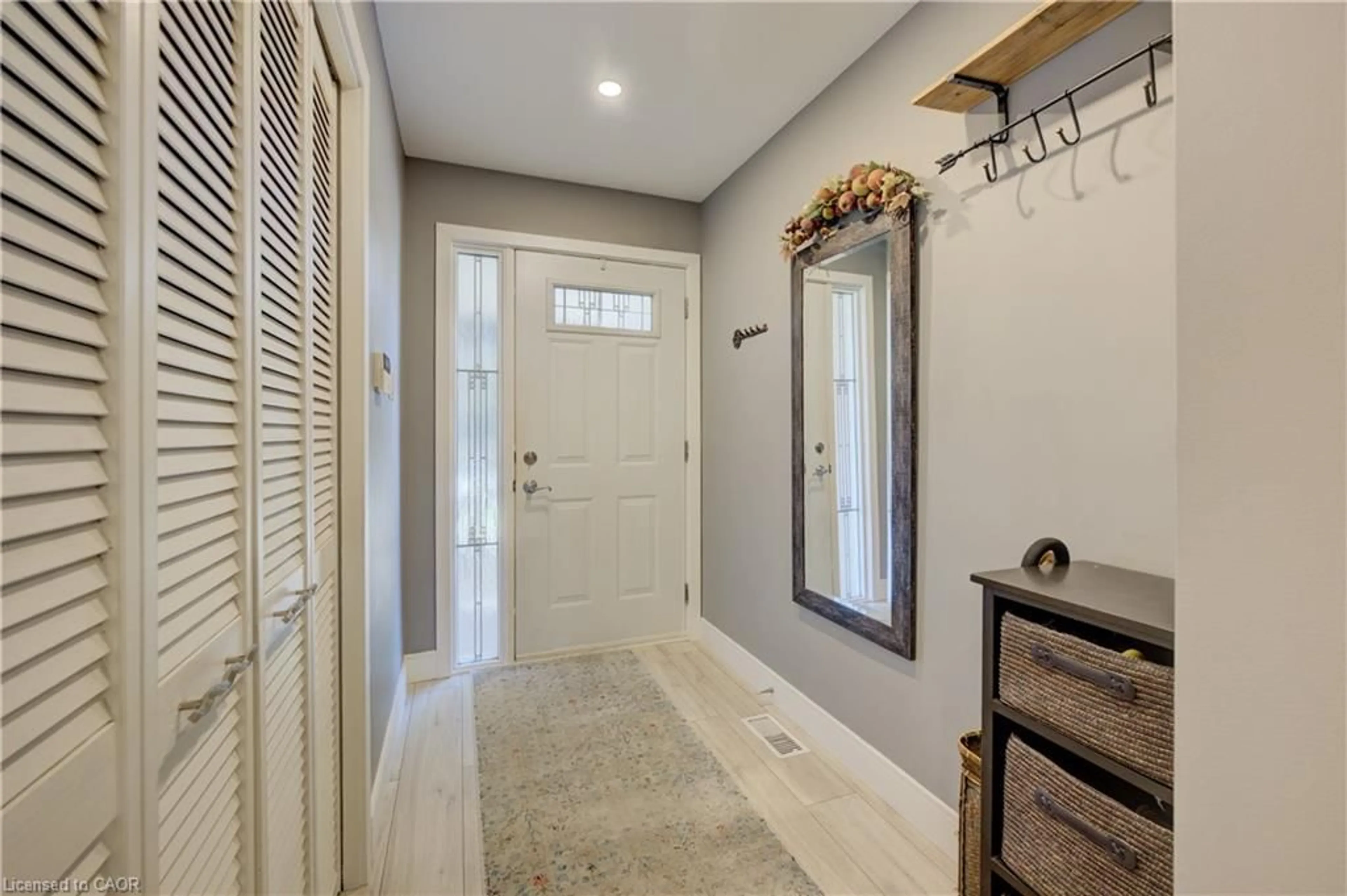 Indoor entryway for 113 Westchester Dr, Kitchener Ontario N2B 3L6